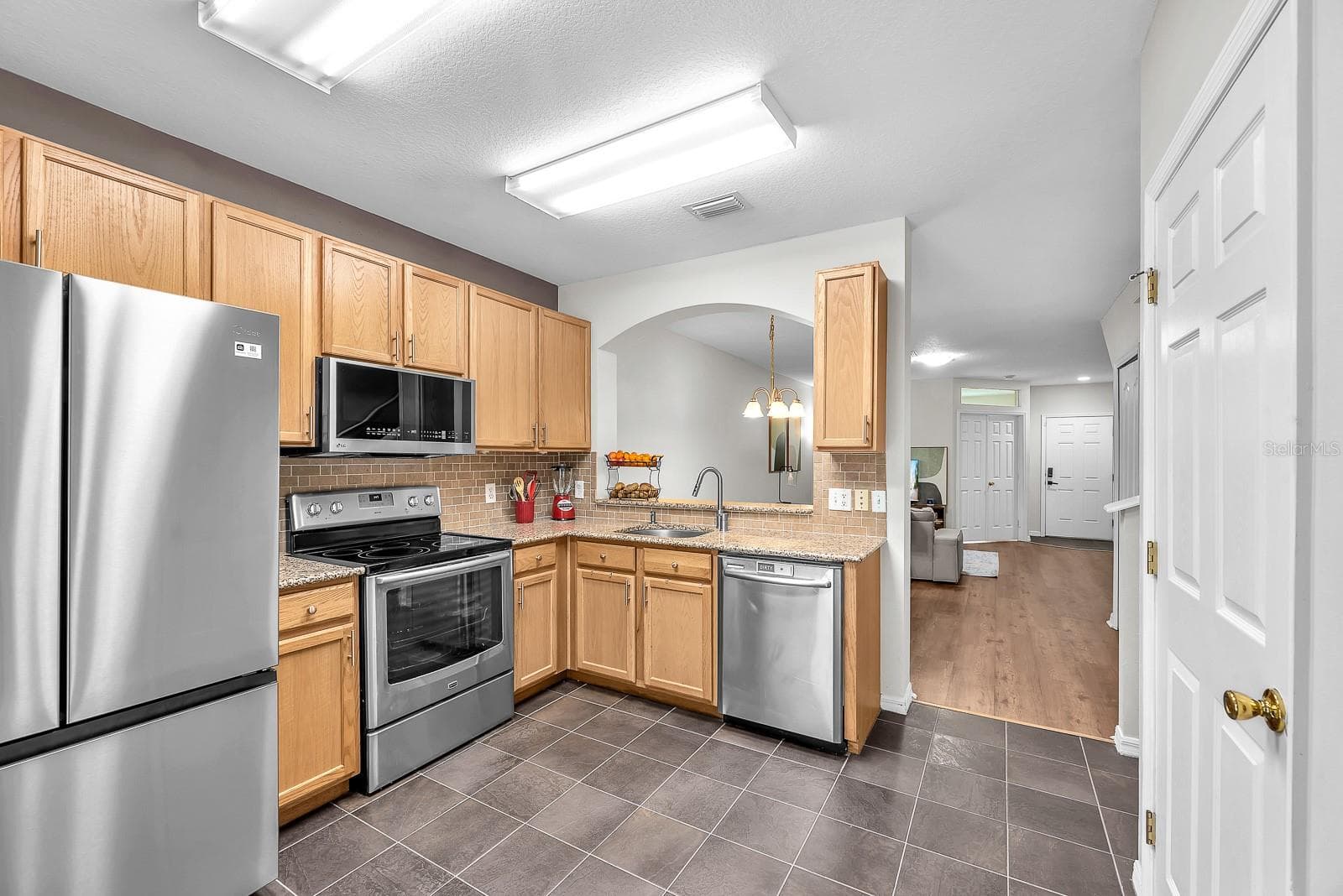 Townhouse at 5819 FISHHAWK RIDGE DR, LITHIA, photo 15 of 29