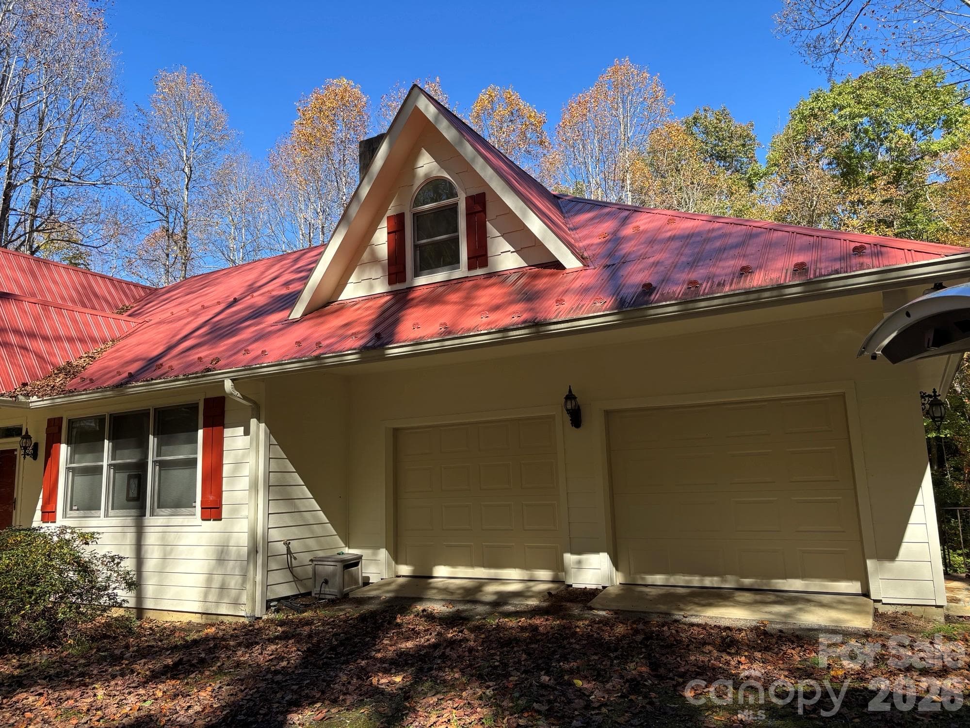 Single Family Residence at 1661 Mckinney Mine Road, Spruce Pine, photo 3 of 26