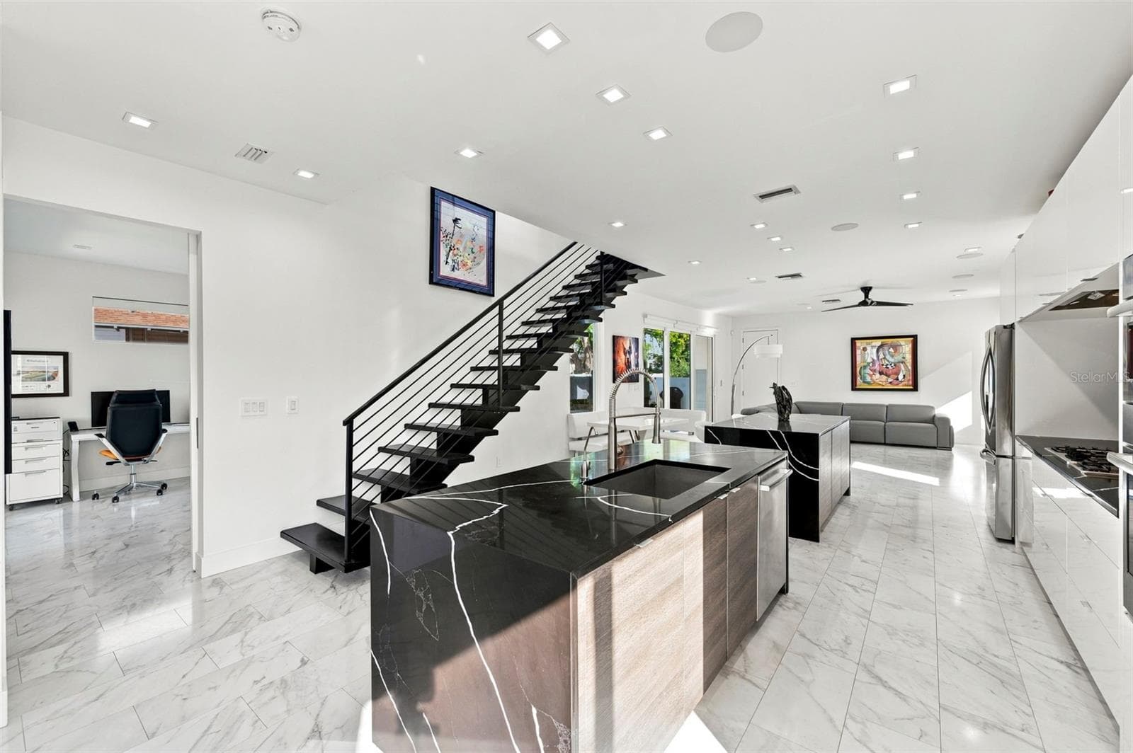Single Family Residence at 2423 2ND AVE N, ST PETERSBURG, photo 14 of 79