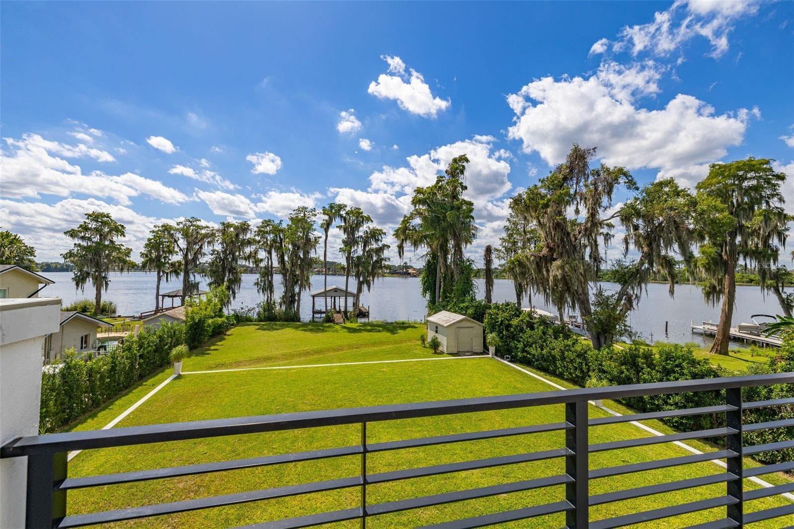 80 feet of lakefront - 12620 S LAKE SAWYER LN, WINDERMERE