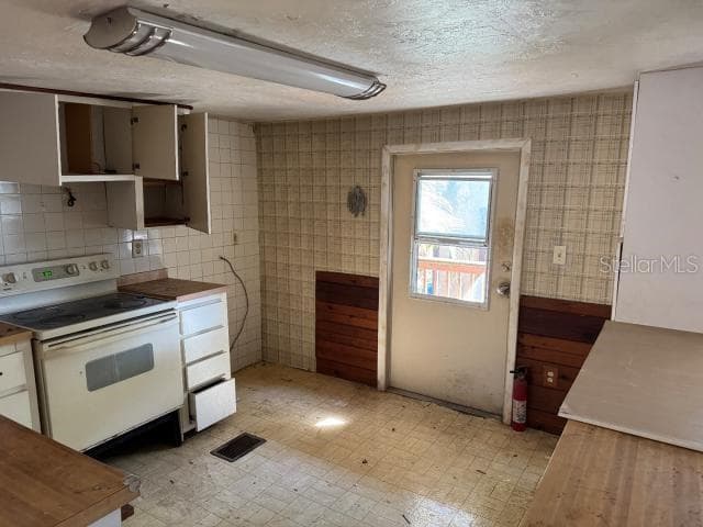 Mobile Home at 4825 VICTORIA AVE, SARASOTA, photo 7 of 29