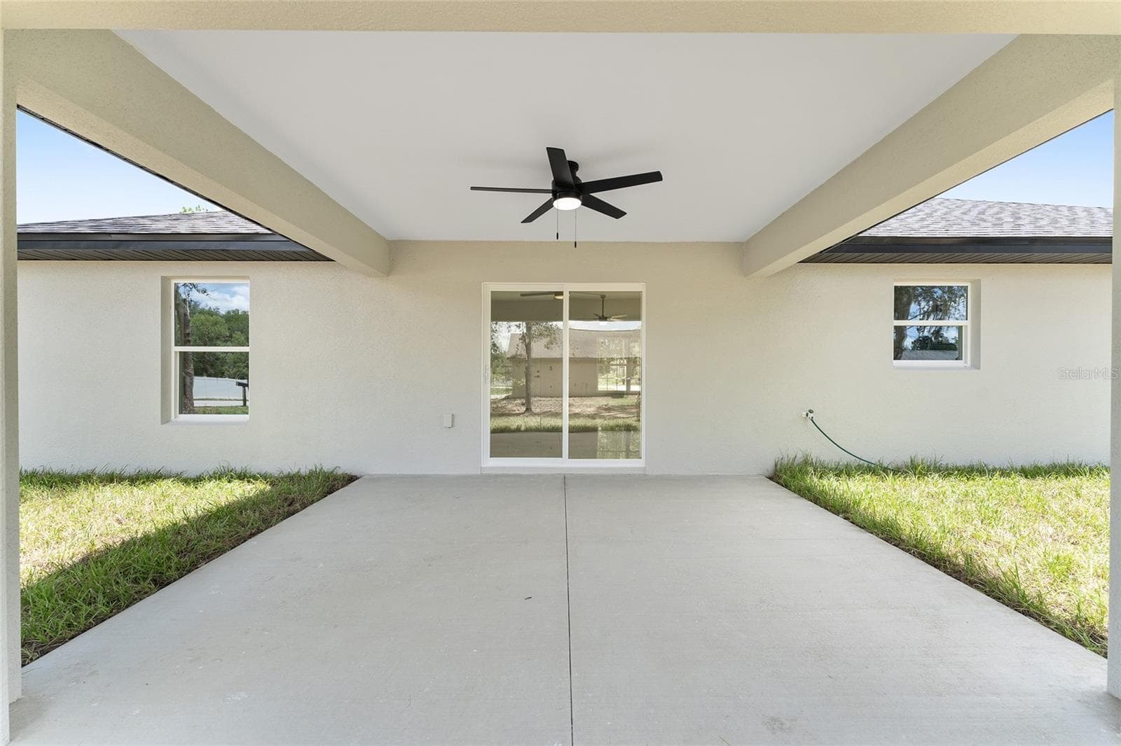 Covered back porch - Model Home Example - 3 PECAN DRIVE TRCE, OCALA