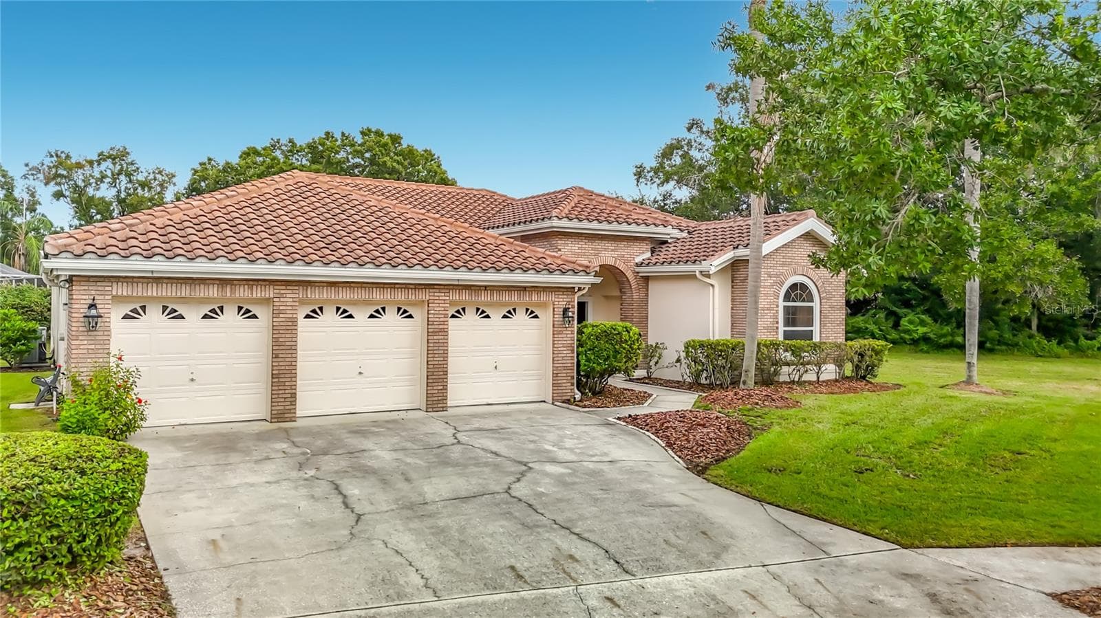 Single Family Residence at 8704 BROADGREEN CT, TAMPA, photo 6 of 91