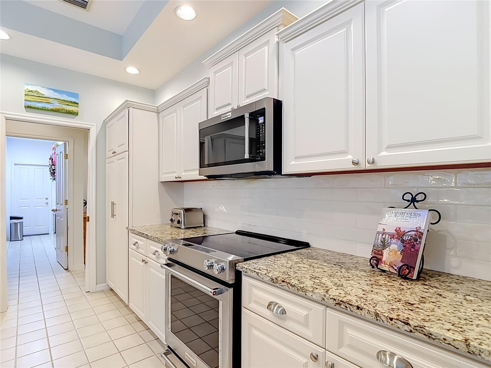 Single Family Residence at 8704 BROADGREEN CT, TAMPA, photo 18 of 91