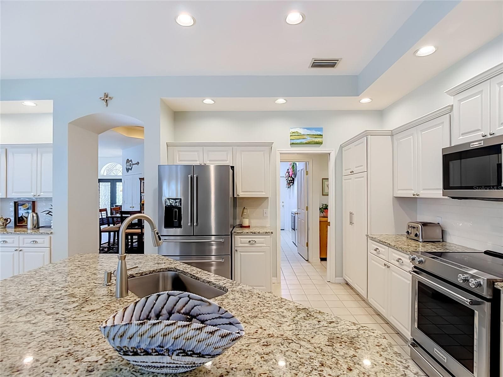 Single Family Residence at 8704 BROADGREEN CT, TAMPA, photo 19 of 91