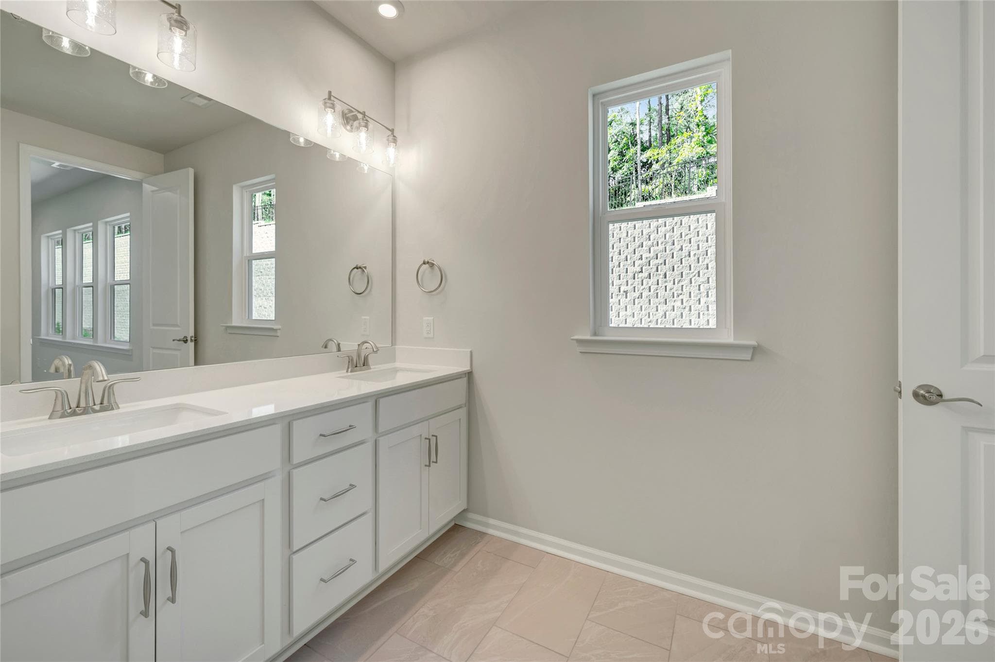 Dual vanity primary bathroom - 709 Bowery Place, Cramerton