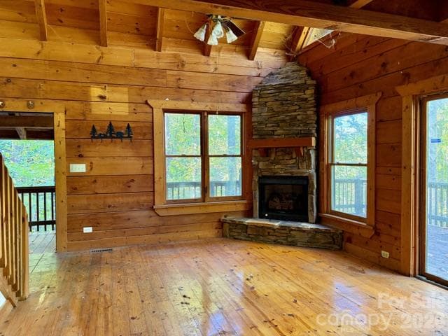 Living Room with Gas Logs - 132 Chalk Creek Parkway, Unionville