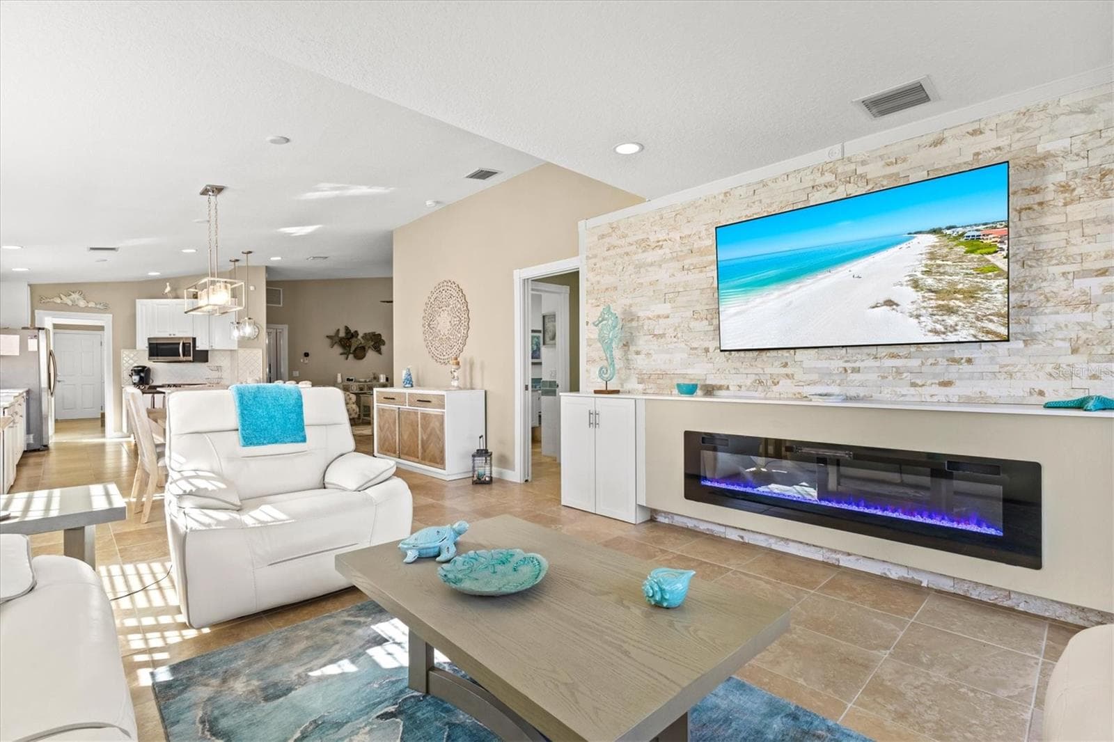 Villa at 13478 DIMARCO ST, VENICE, photo 25 of 86