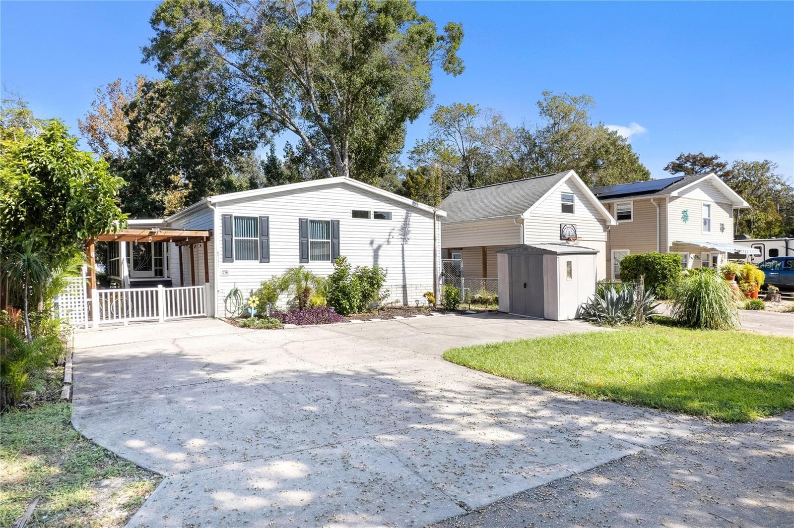 Front yard - 6331 THEODAN ST, WEEKI WACHEE