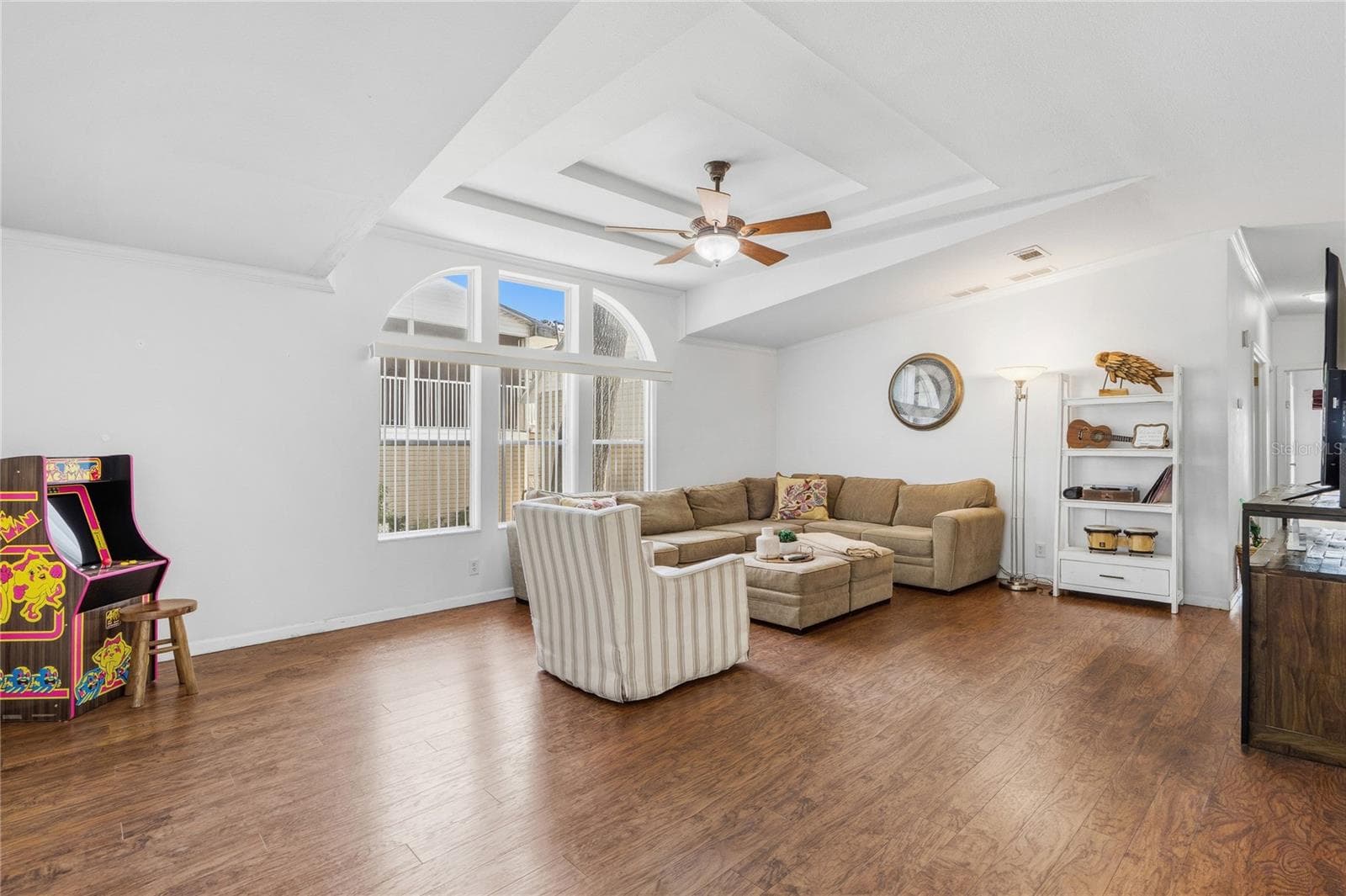 Living room - 6331 THEODAN ST, WEEKI WACHEE