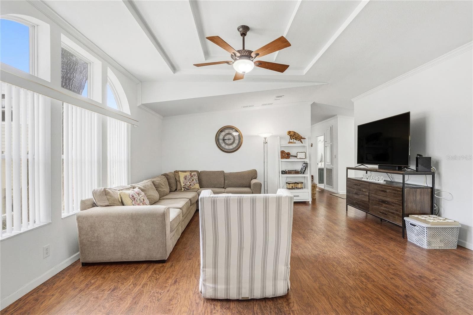 Manufactured Home at 6331 THEODAN ST, WEEKI WACHEE, photo 12 of 64