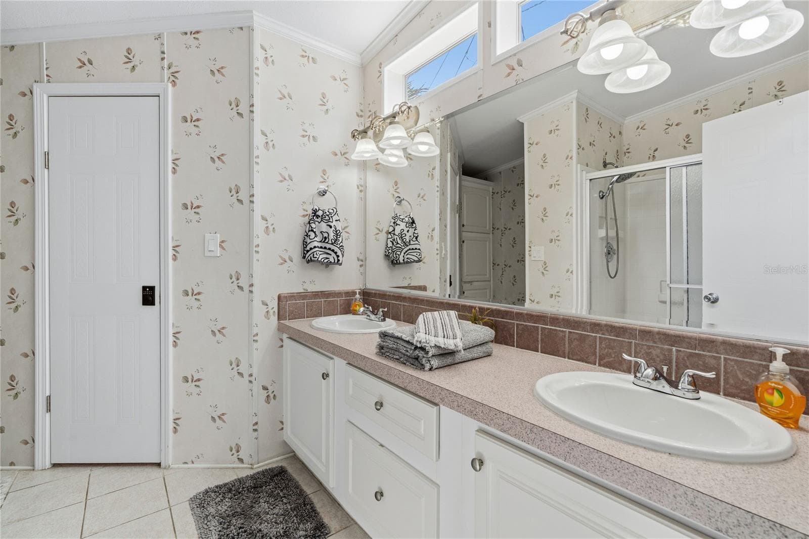 Master bathroom - 6331 THEODAN ST, WEEKI WACHEE