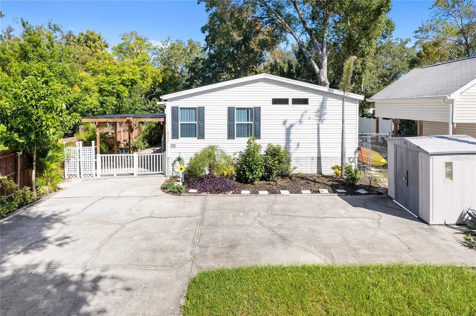 Manufactured Home at 6331 THEODAN ST, WEEKI WACHEE, photo 58 of 64