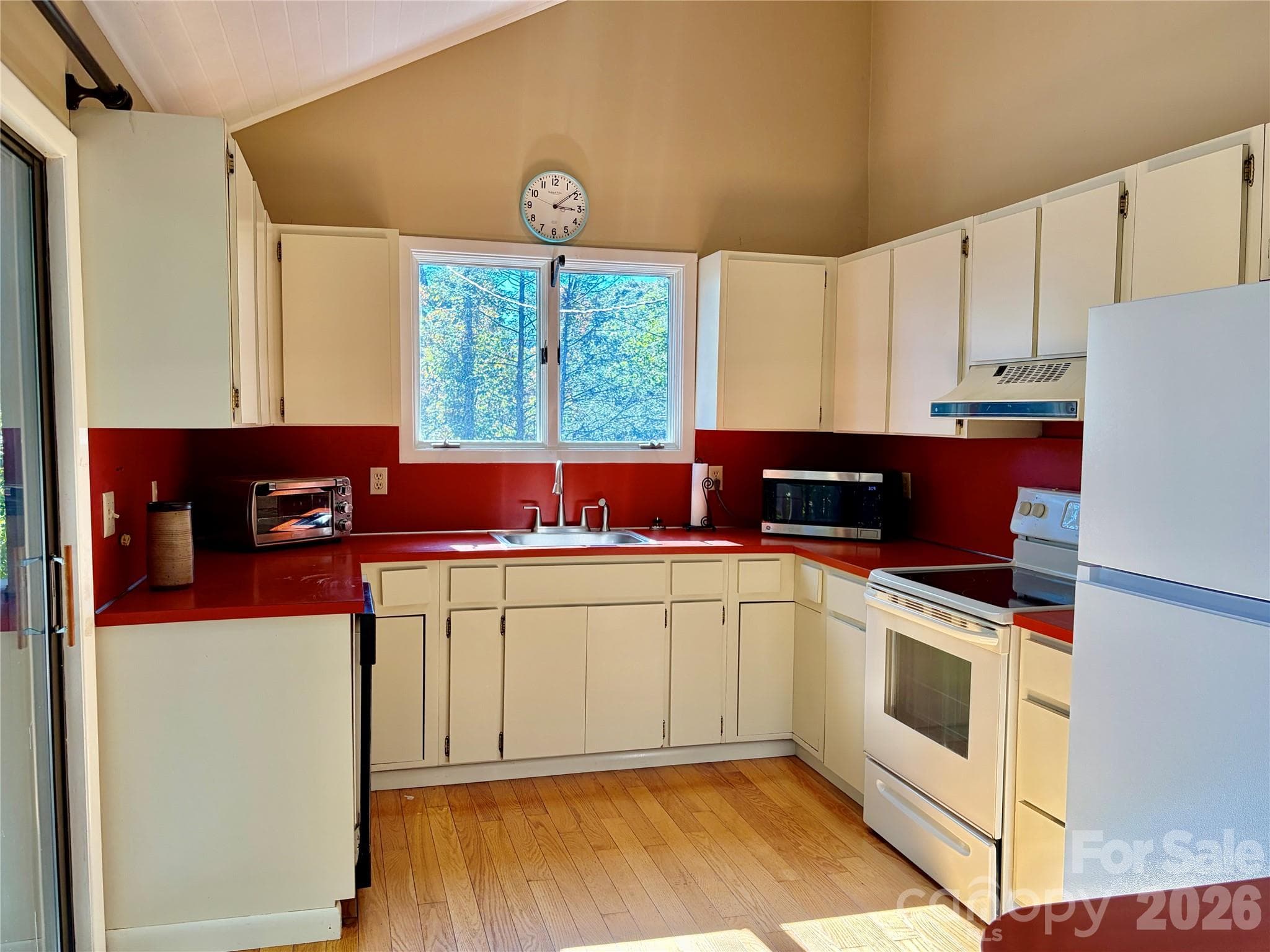 Single Family Residence at 592 Carters Ridge Road, Spruce Pine, photo 9 of 22