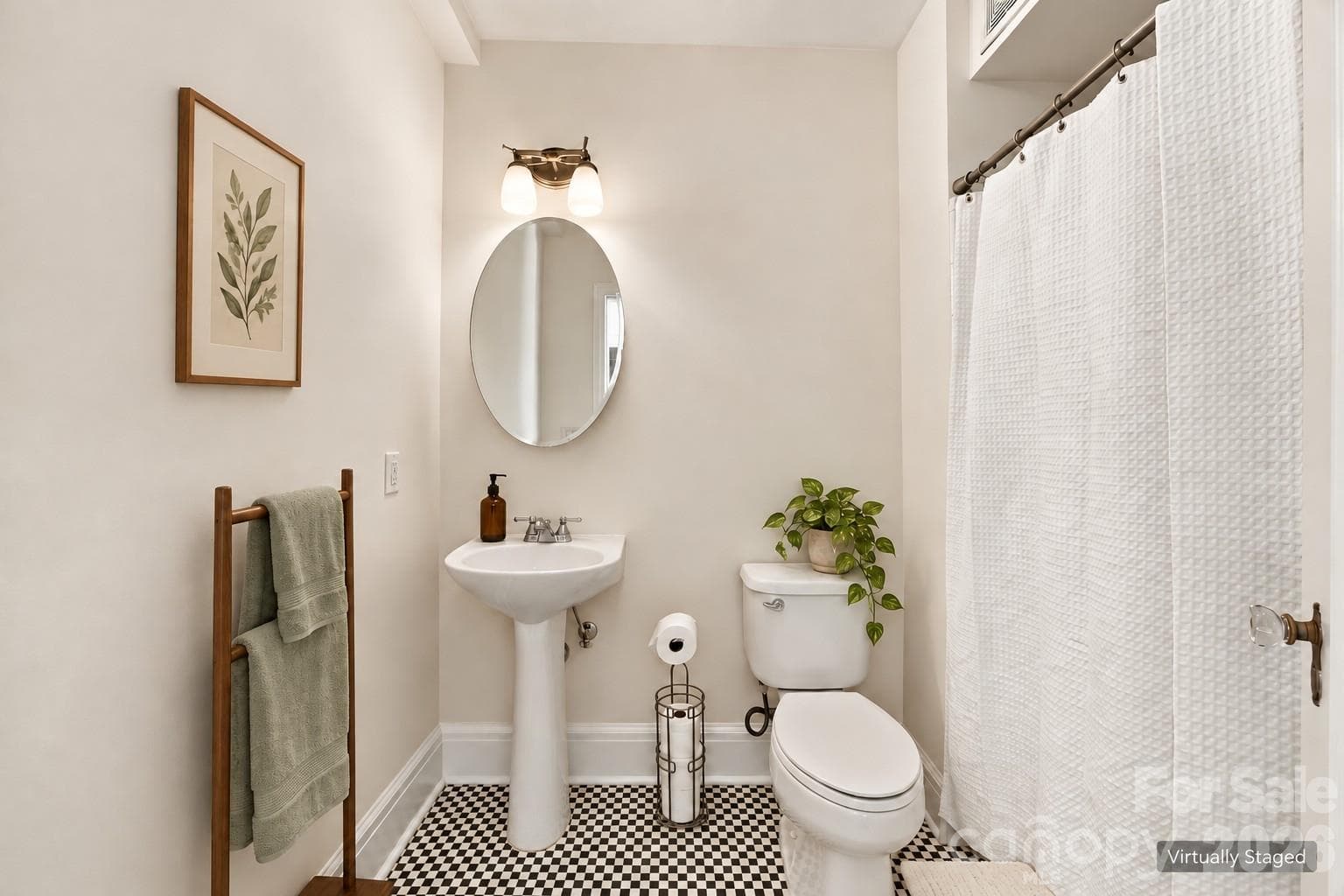 Full bath - Virtually staged - 712 Louise Avenue, Charlotte