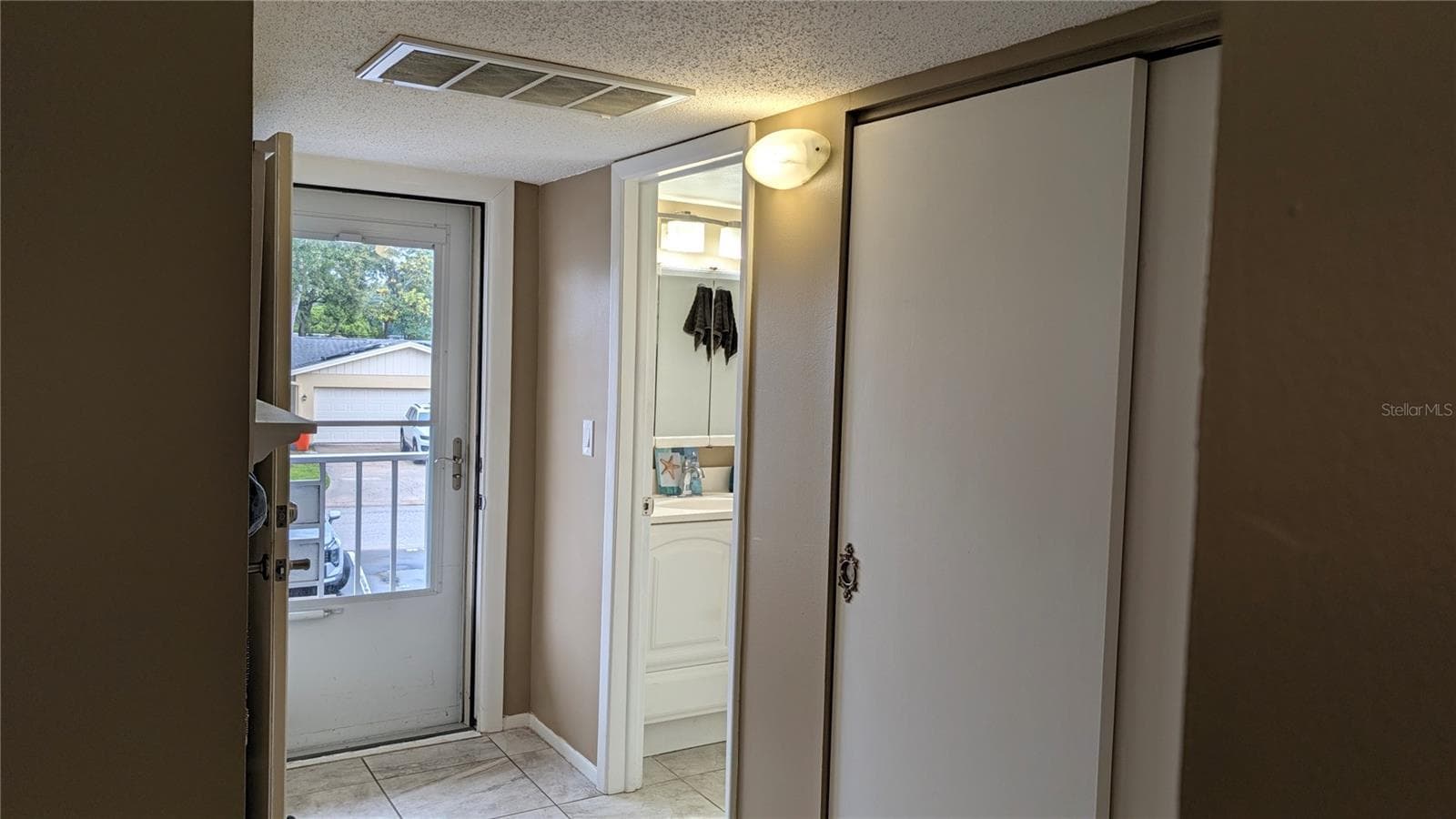 Foyer - 9940 47TH AVE N #206, ST PETERSBURG