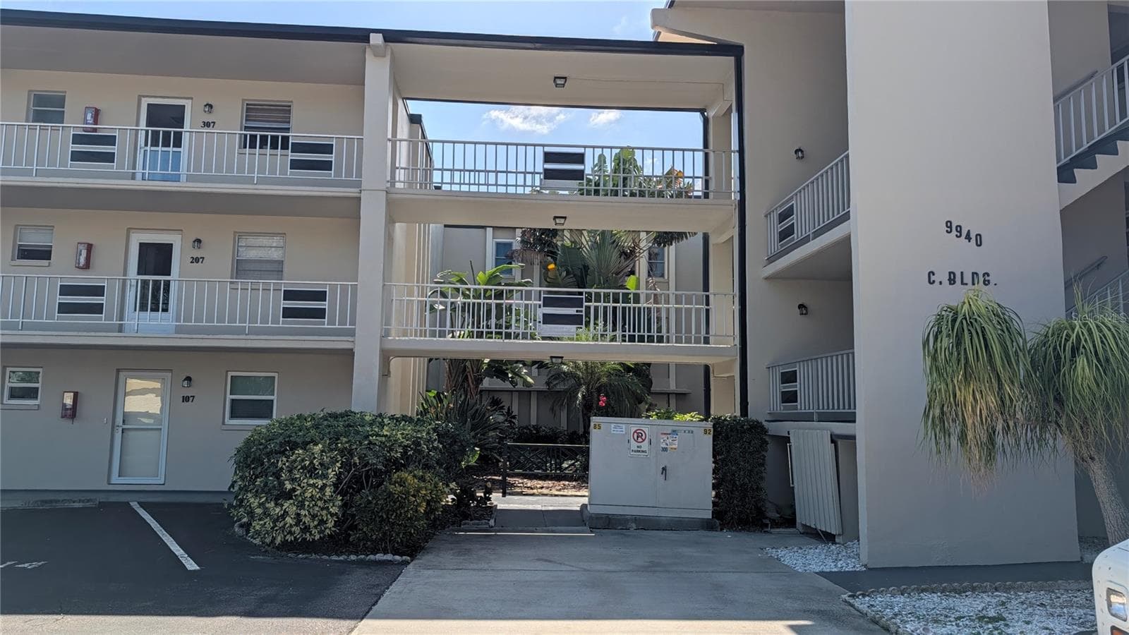 Condominium at 9940 47TH AVE N #206, ST PETERSBURG, photo 20 of 42