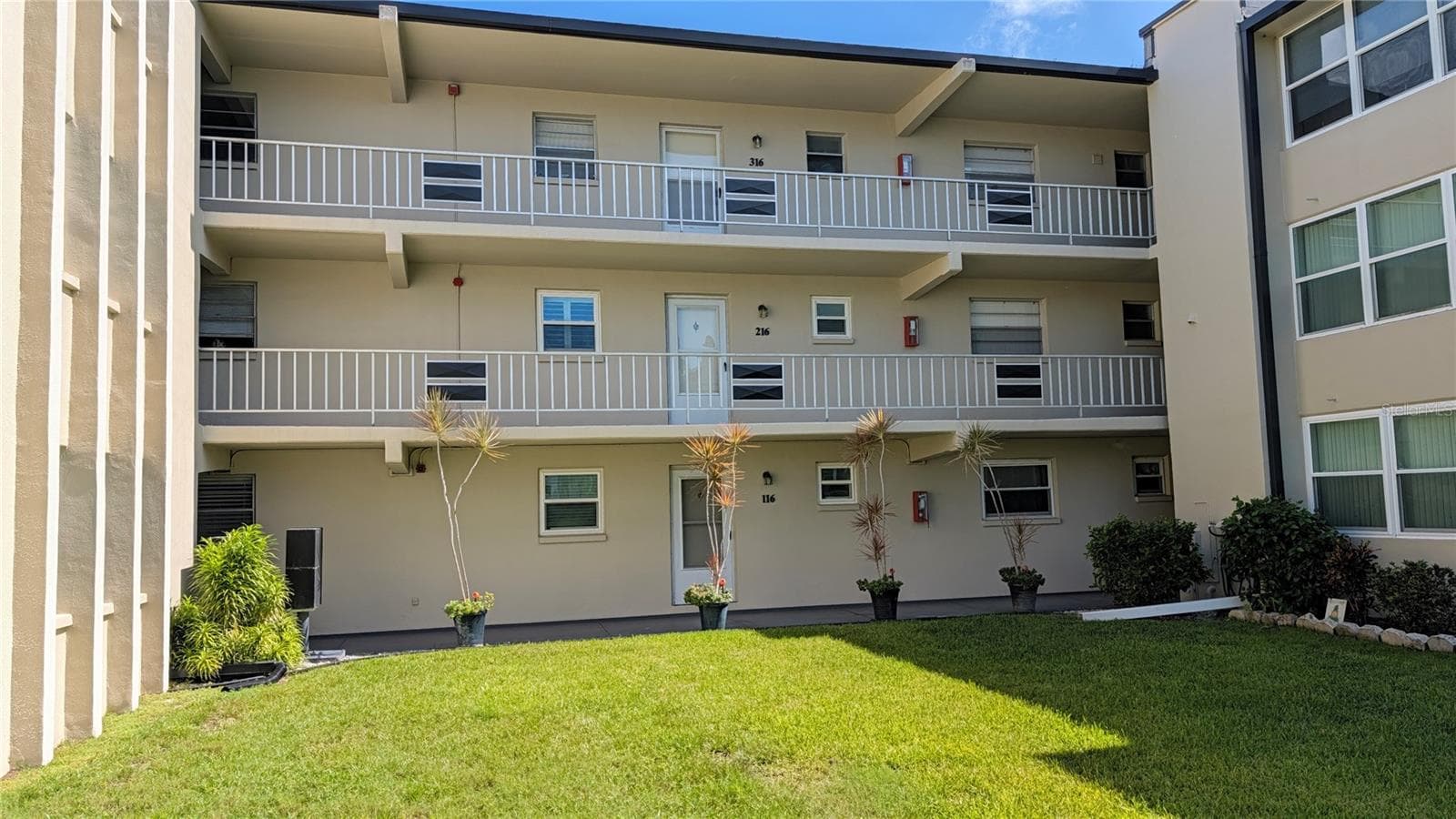 Condominium at 9940 47TH AVE N #206, ST PETERSBURG, photo 21 of 42