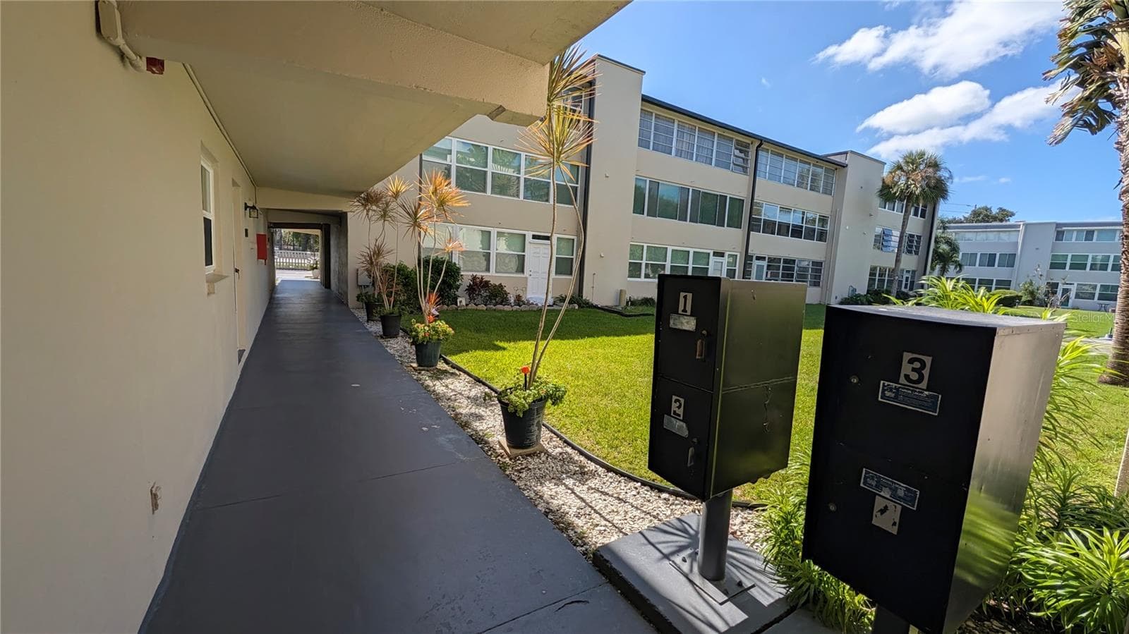 Condominium at 9940 47TH AVE N #206, ST PETERSBURG, photo 23 of 42