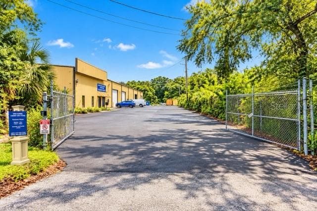Warehouse at 13650 N 12TH ST, TAMPA, photo 2 of 44