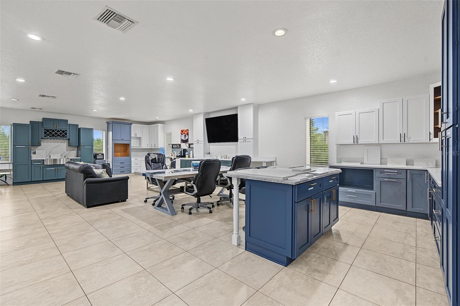 Warehouse at 13650 N 12TH ST, TAMPA, photo 22 of 44