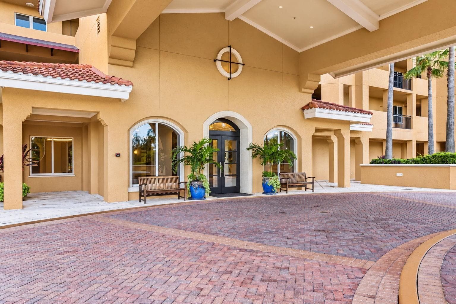 Front Of Building - 5823 BOWEN DANIEL DR #704, TAMPA