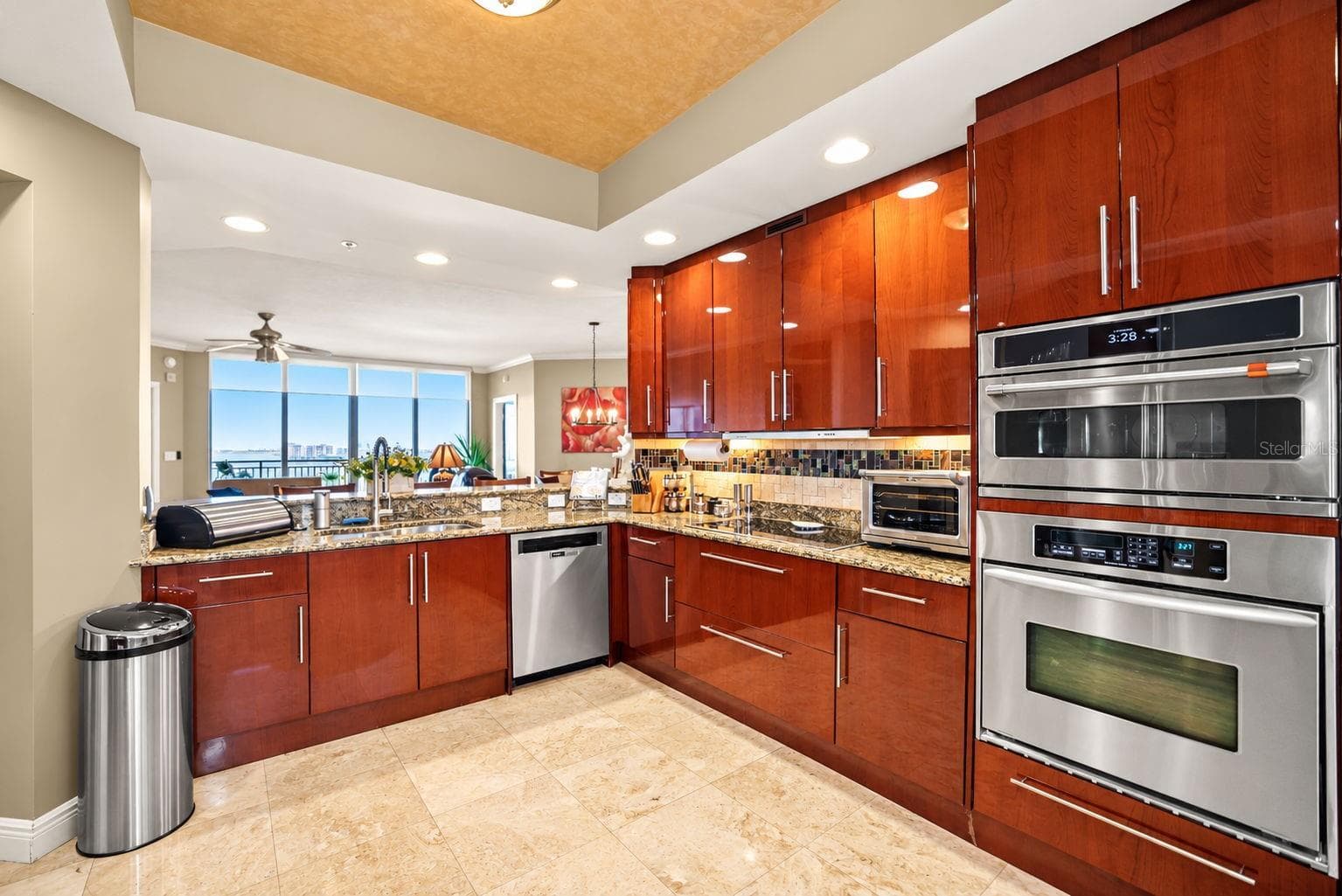 Kitchen - 5823 BOWEN DANIEL DR #704, TAMPA