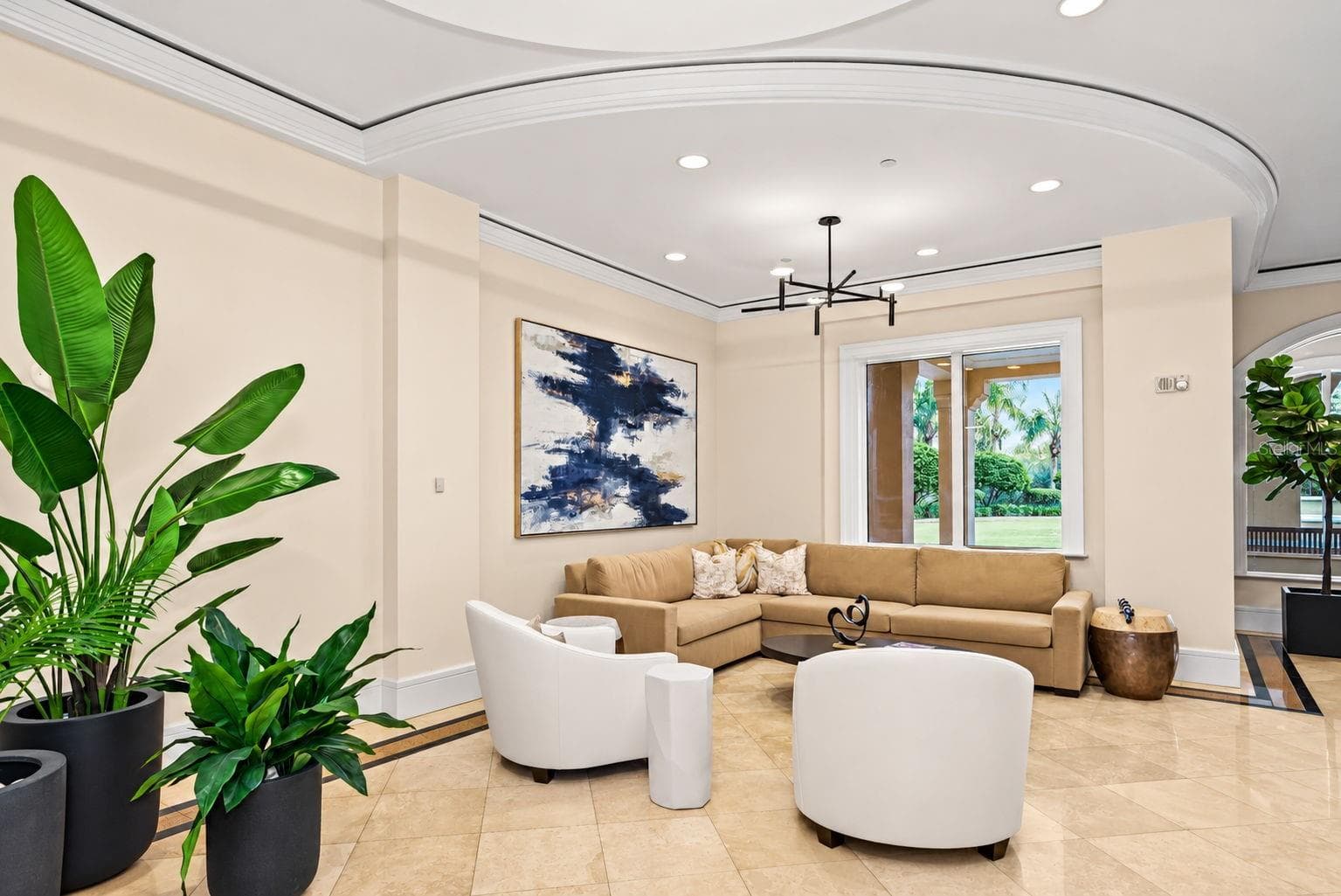 Community Lobby - 5823 BOWEN DANIEL DR #704, TAMPA