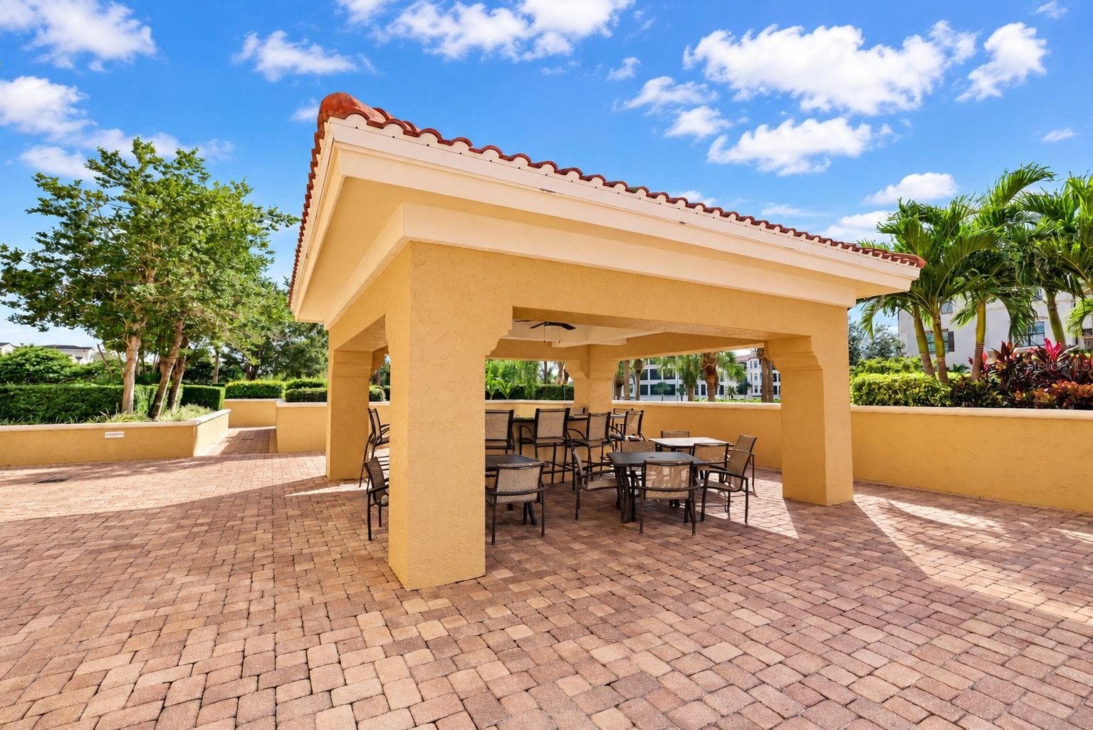 Community Pool Area - 5823 BOWEN DANIEL DR #704, TAMPA