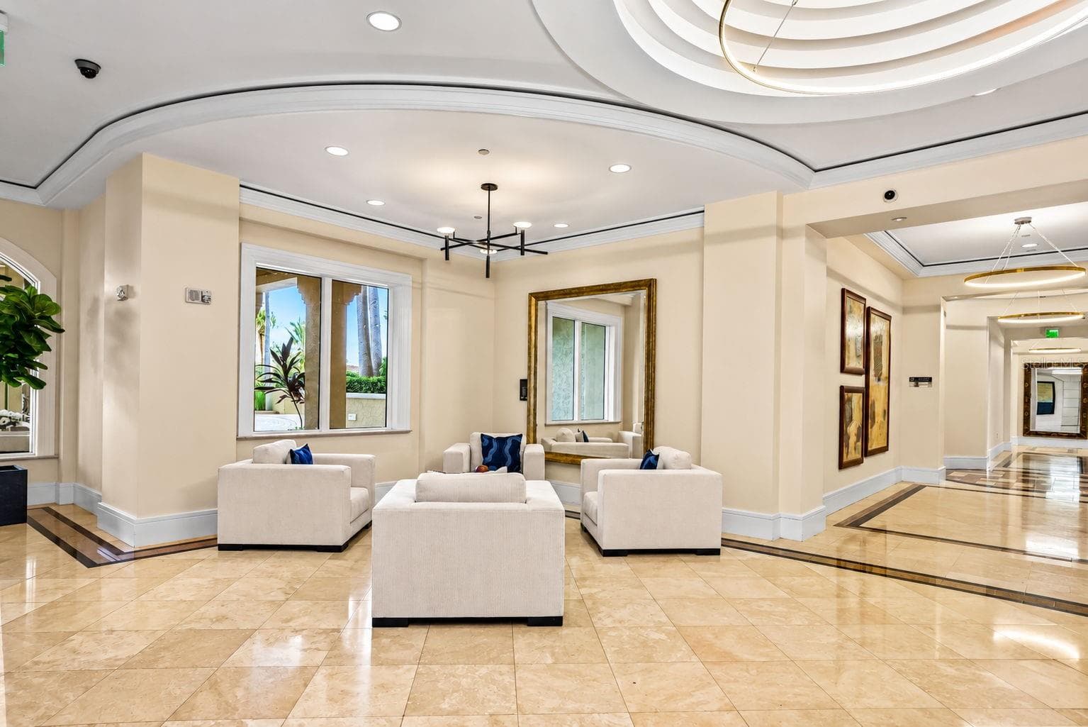Community Lobby - 5823 BOWEN DANIEL DR #704, TAMPA