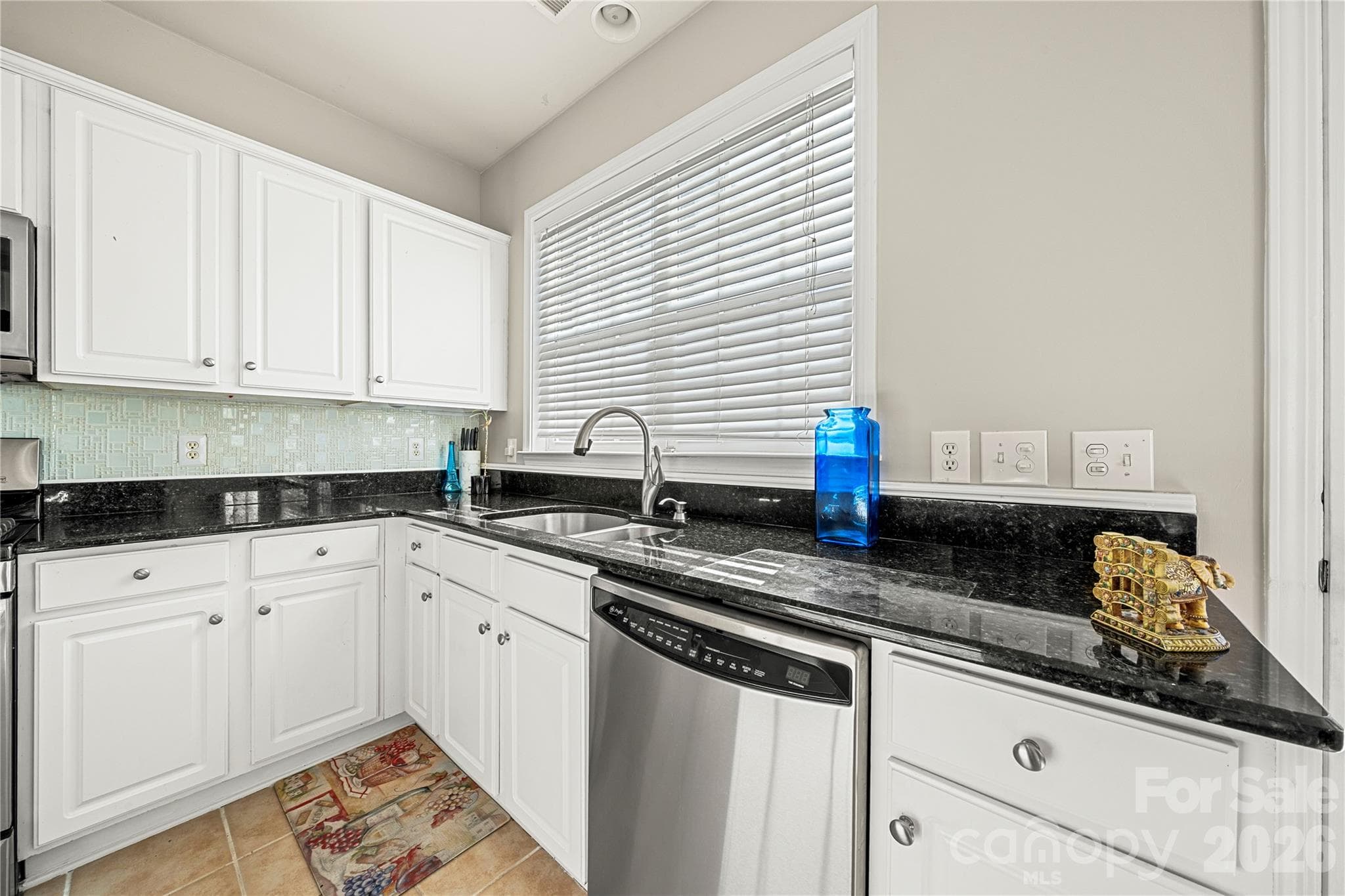 Single Family Residence at 2602 Mullis Lane, Matthews, photo 20 of 39