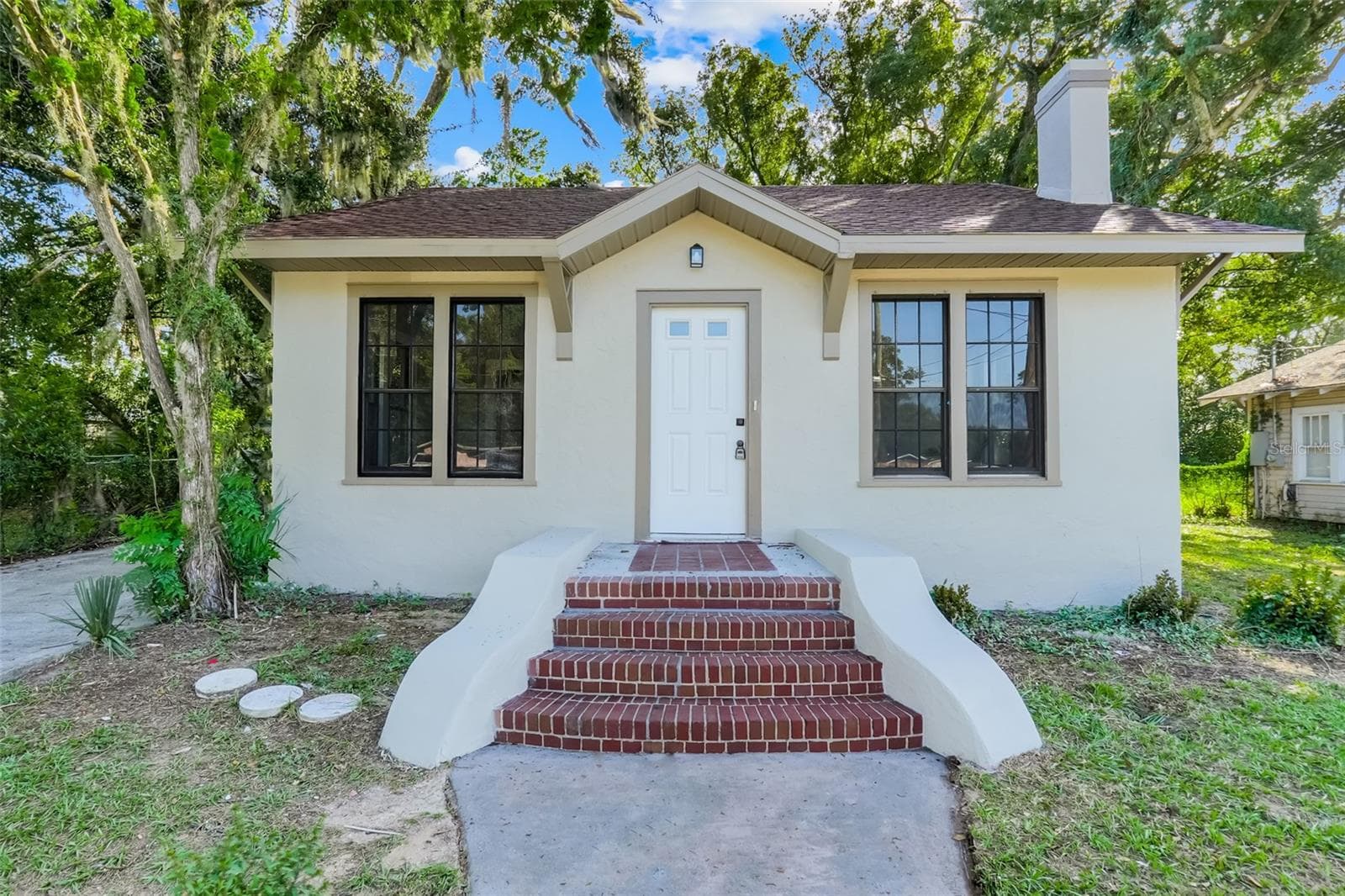 Single Family Residence at 19 E MORNINGVIEW DR, EUSTIS, photo 2 of 29