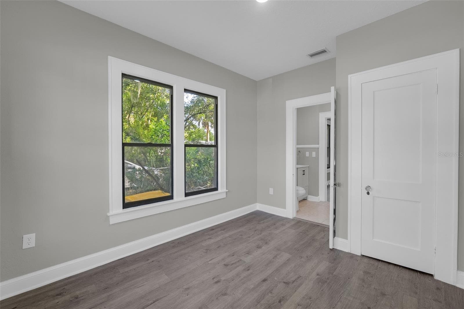 Single Family Residence at 19 E MORNINGVIEW DR, EUSTIS, photo 14 of 29