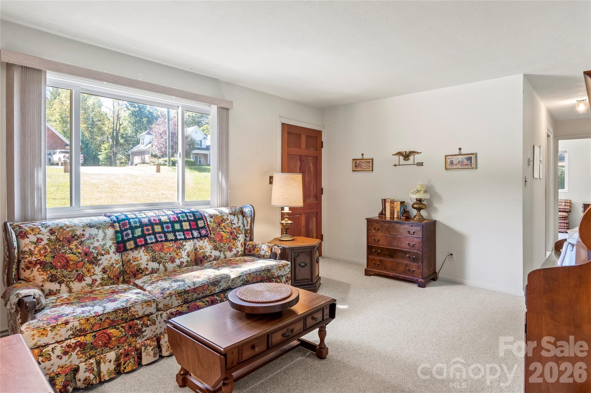 Single Family Residence at 3797 Sandalwood Lane, Winston Salem, photo 5 of 28
