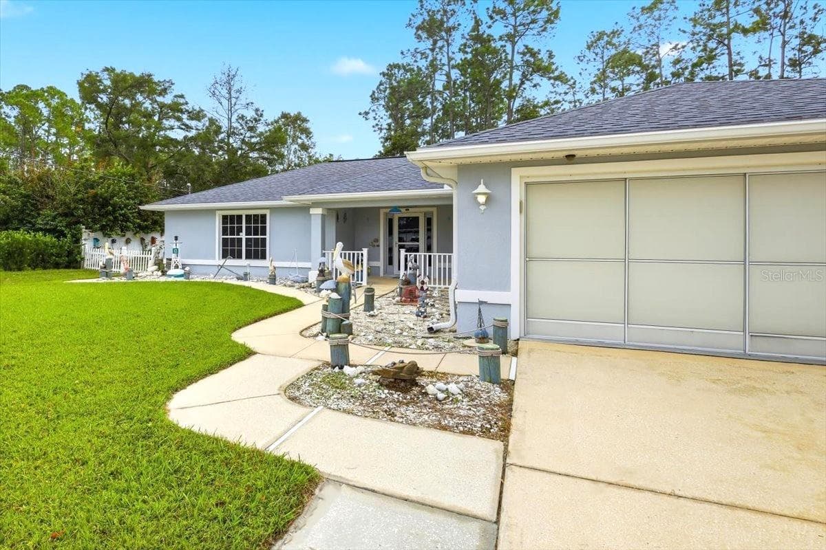 WALKWAY - 3 RYMM PL, PALM COAST