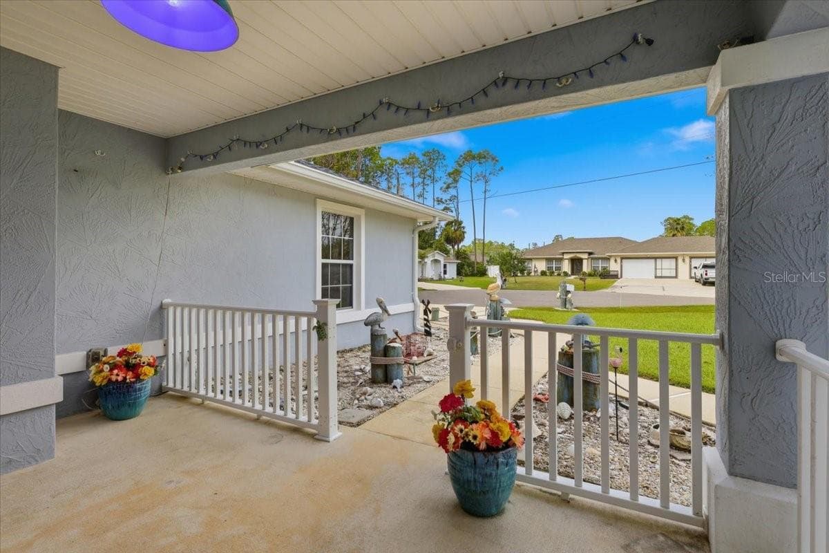 FRONT PORCH - 3 RYMM PL, PALM COAST