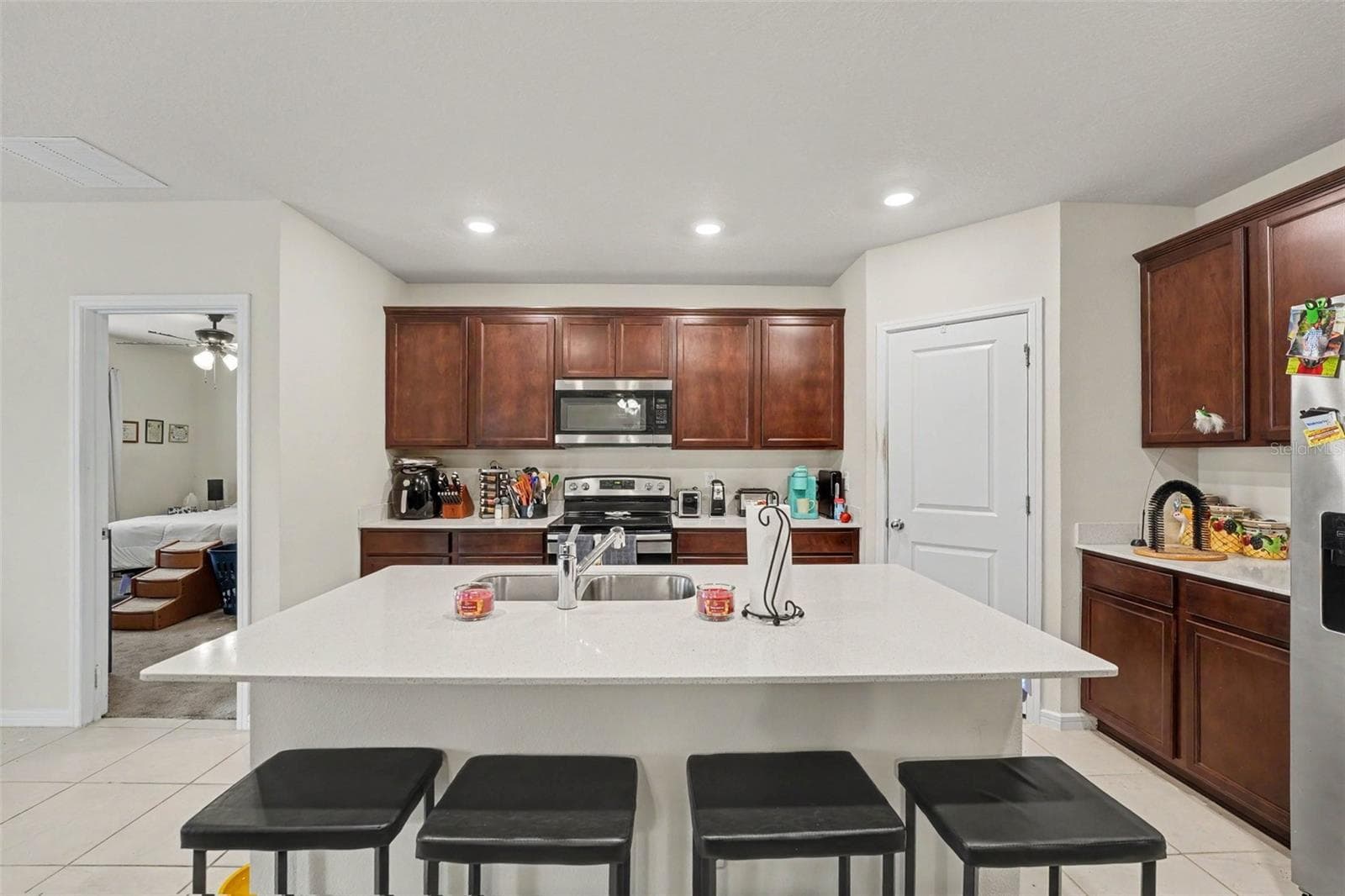 Single Family Residence at 3824 INDIAN RIVER CT, LAKELAND, photo 5 of 20