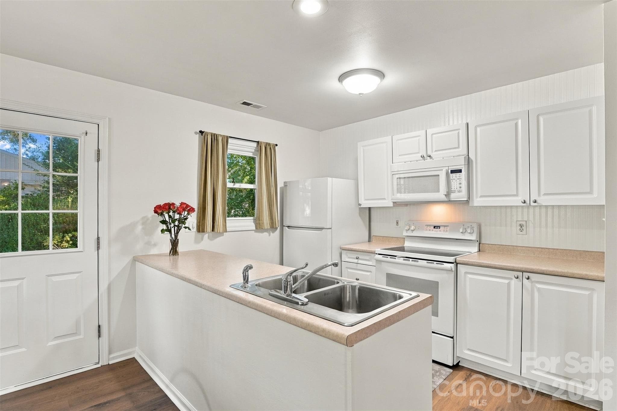 Single Family Residence at 625 Wagner Circle, Gastonia, photo 5 of 28