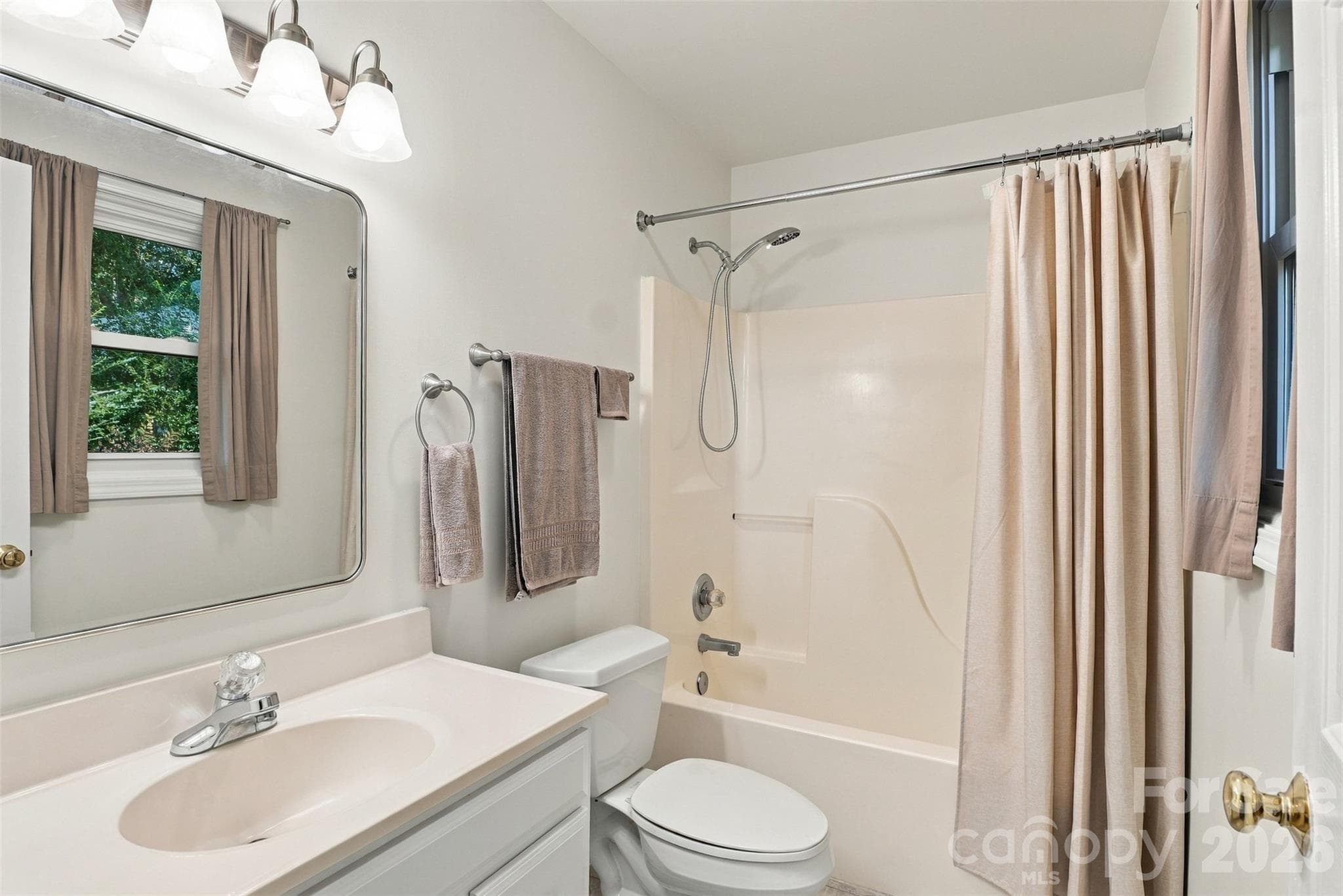 Single Family Residence at 625 Wagner Circle, Gastonia, photo 18 of 28