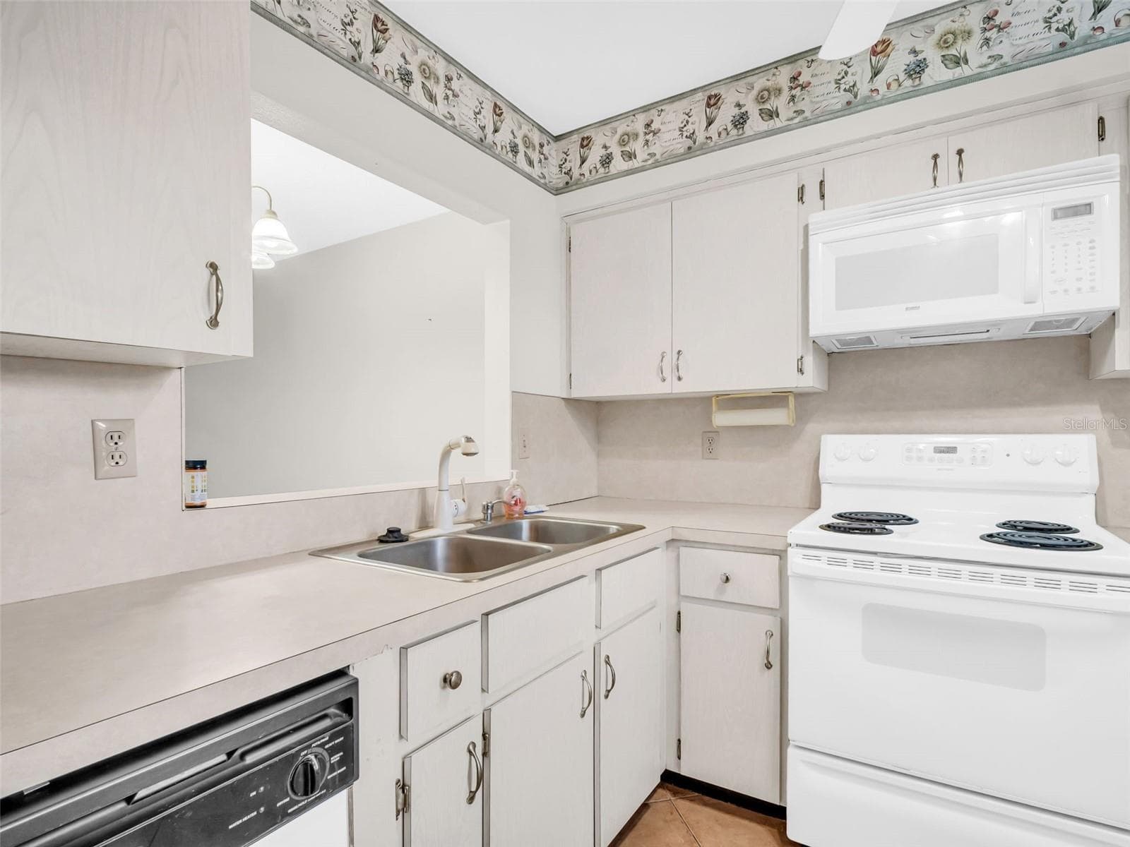 Condominium at 3109 MISSION GROVE DR #D, PALM HARBOR, photo 12 of 60