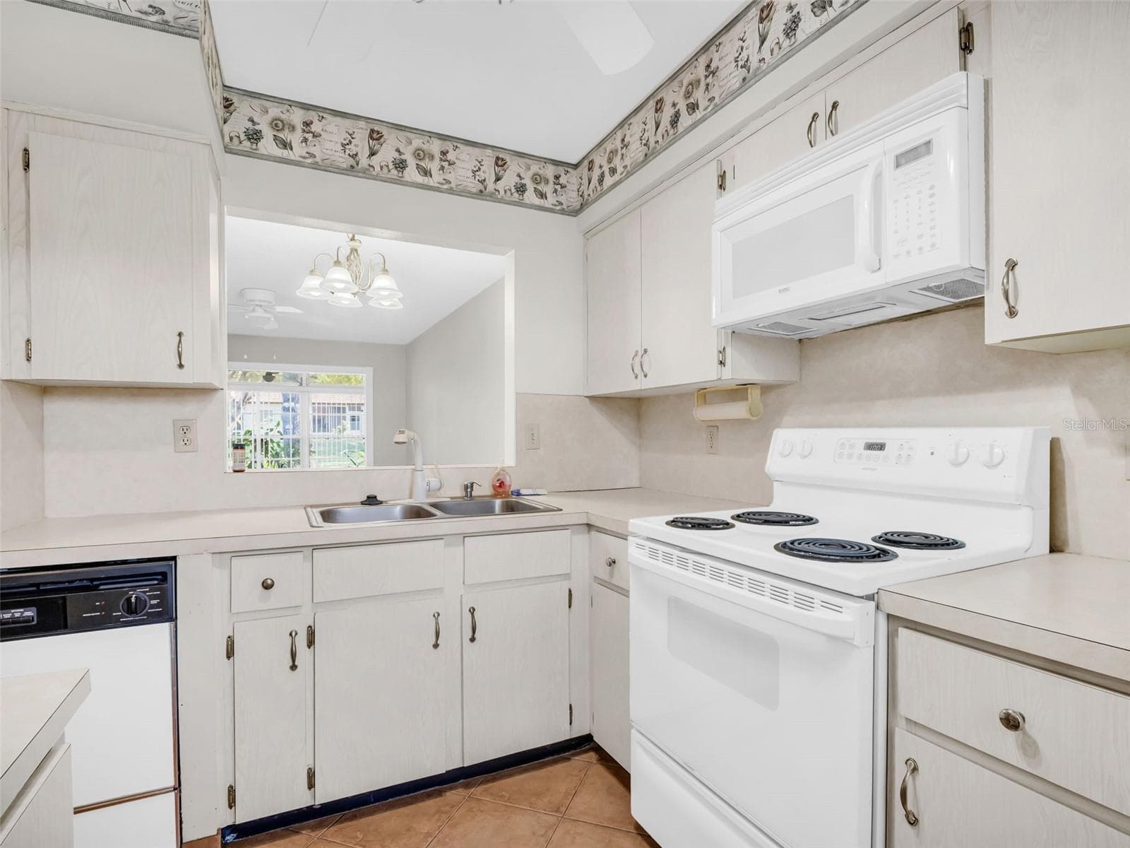 Condominium at 3109 MISSION GROVE DR #D, PALM HARBOR, photo 14 of 60