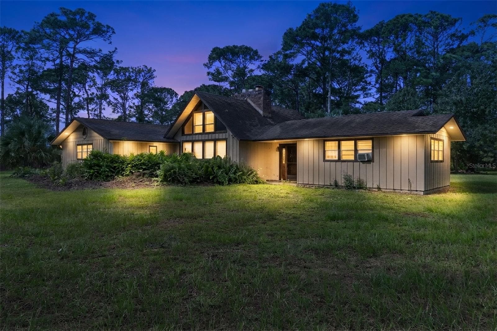 Single Family Residence at 1502 WILLARD RD NW, PALM BAY, photo 2 of 27