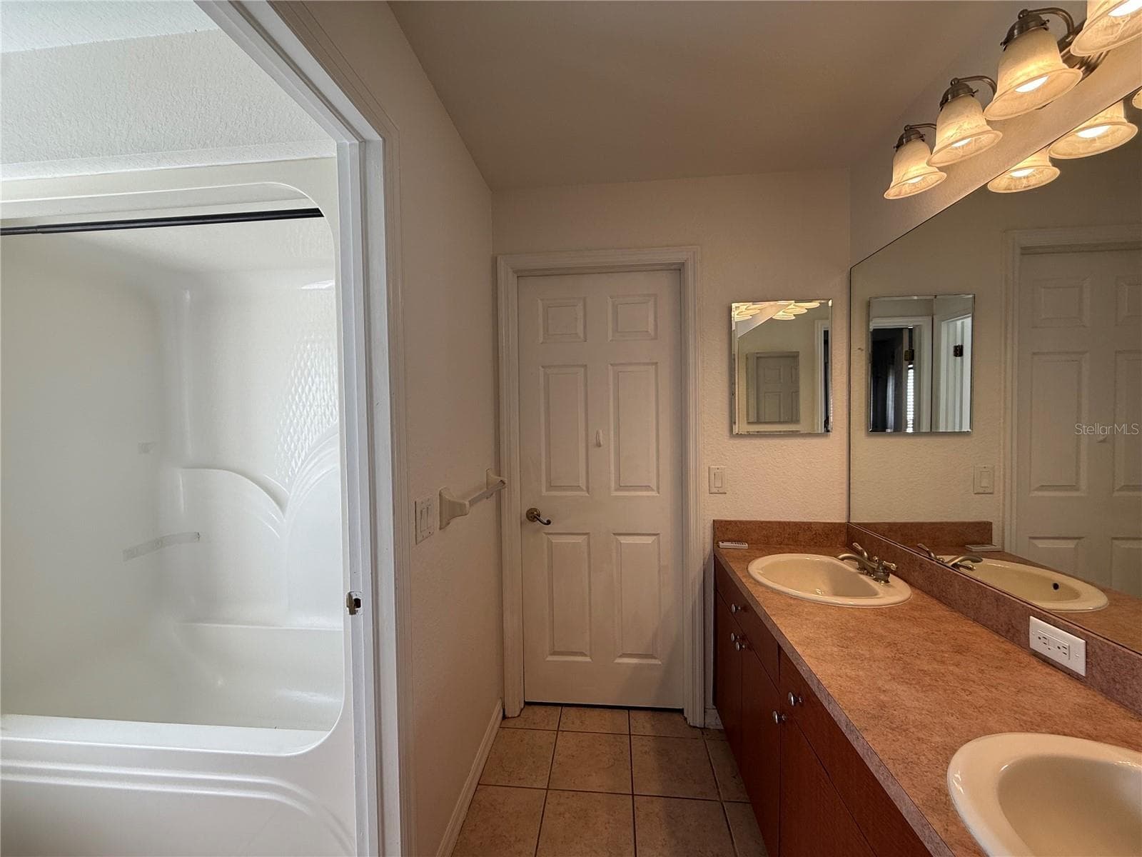bath - 25406 LADYHAWK LN, BROOKSVILLE