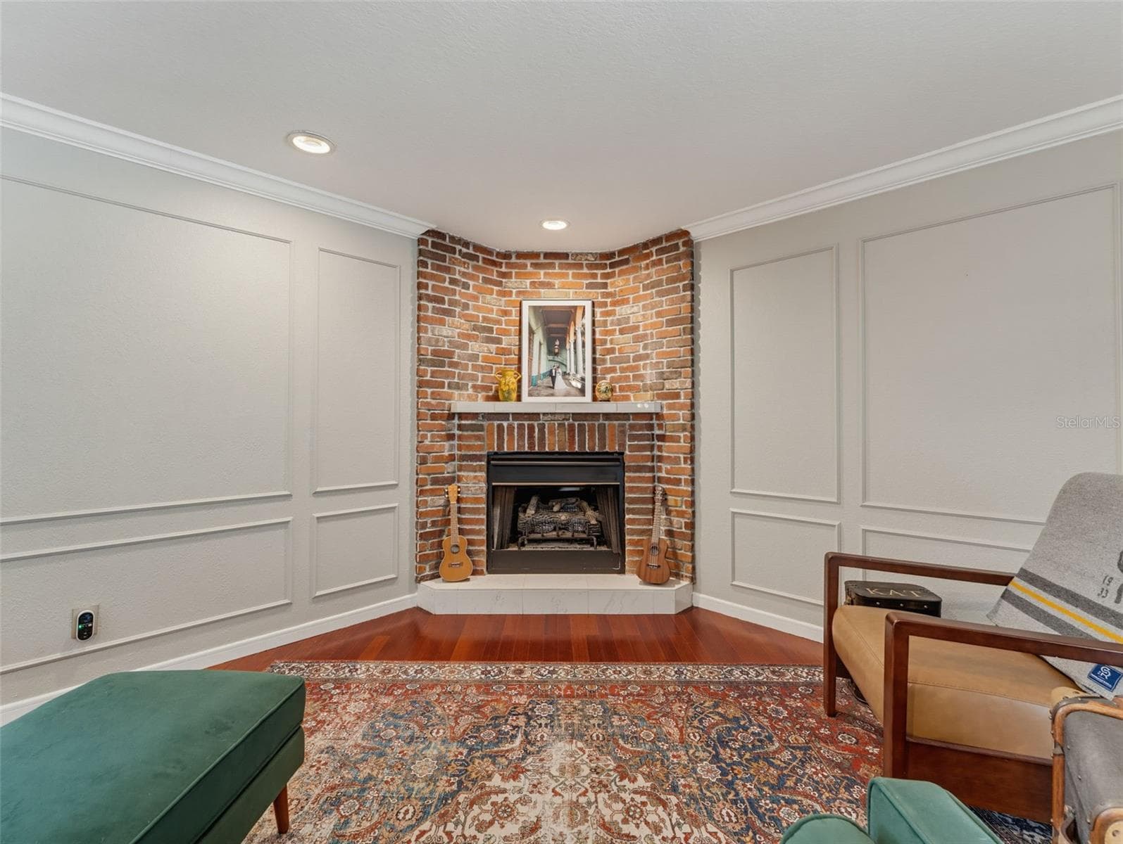 Living Rm. Fireplace - 3 SUMMIT LN, SAFETY HARBOR