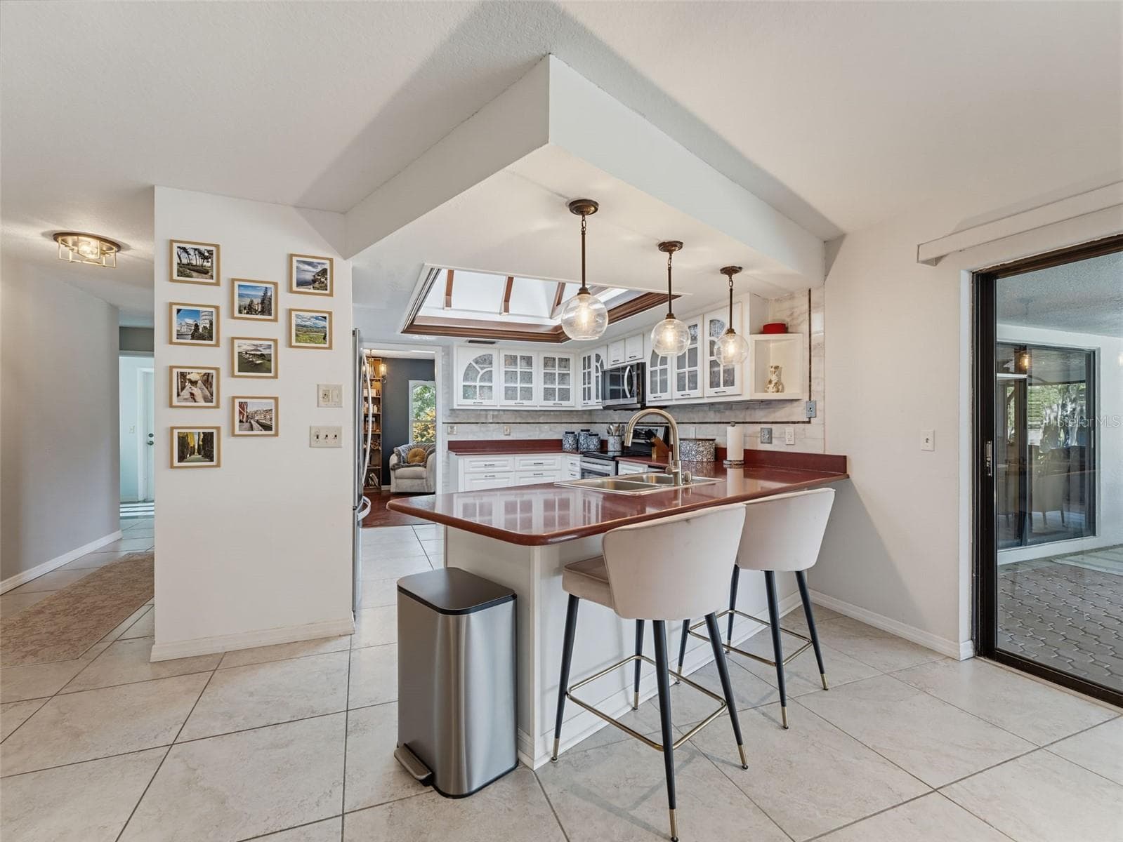 Breakfast Bar - 3 SUMMIT LN, SAFETY HARBOR