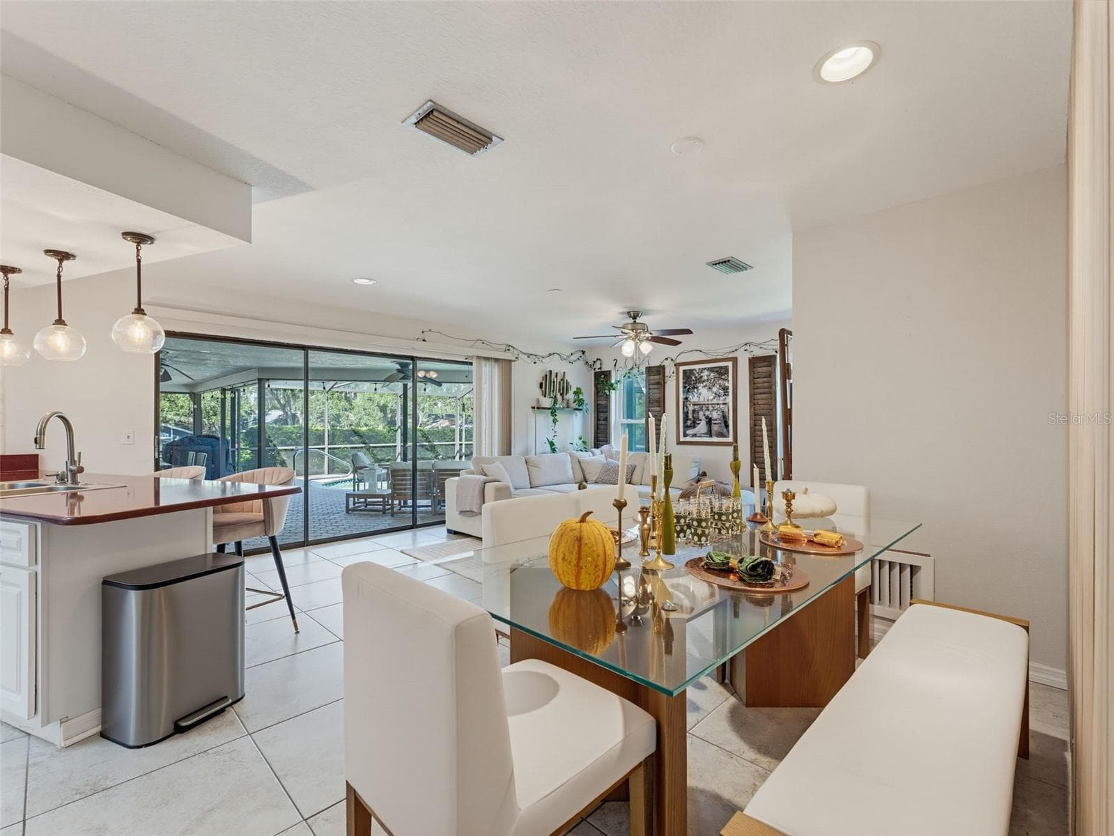 Dining area facing Family Room - 3 SUMMIT LN, SAFETY HARBOR
