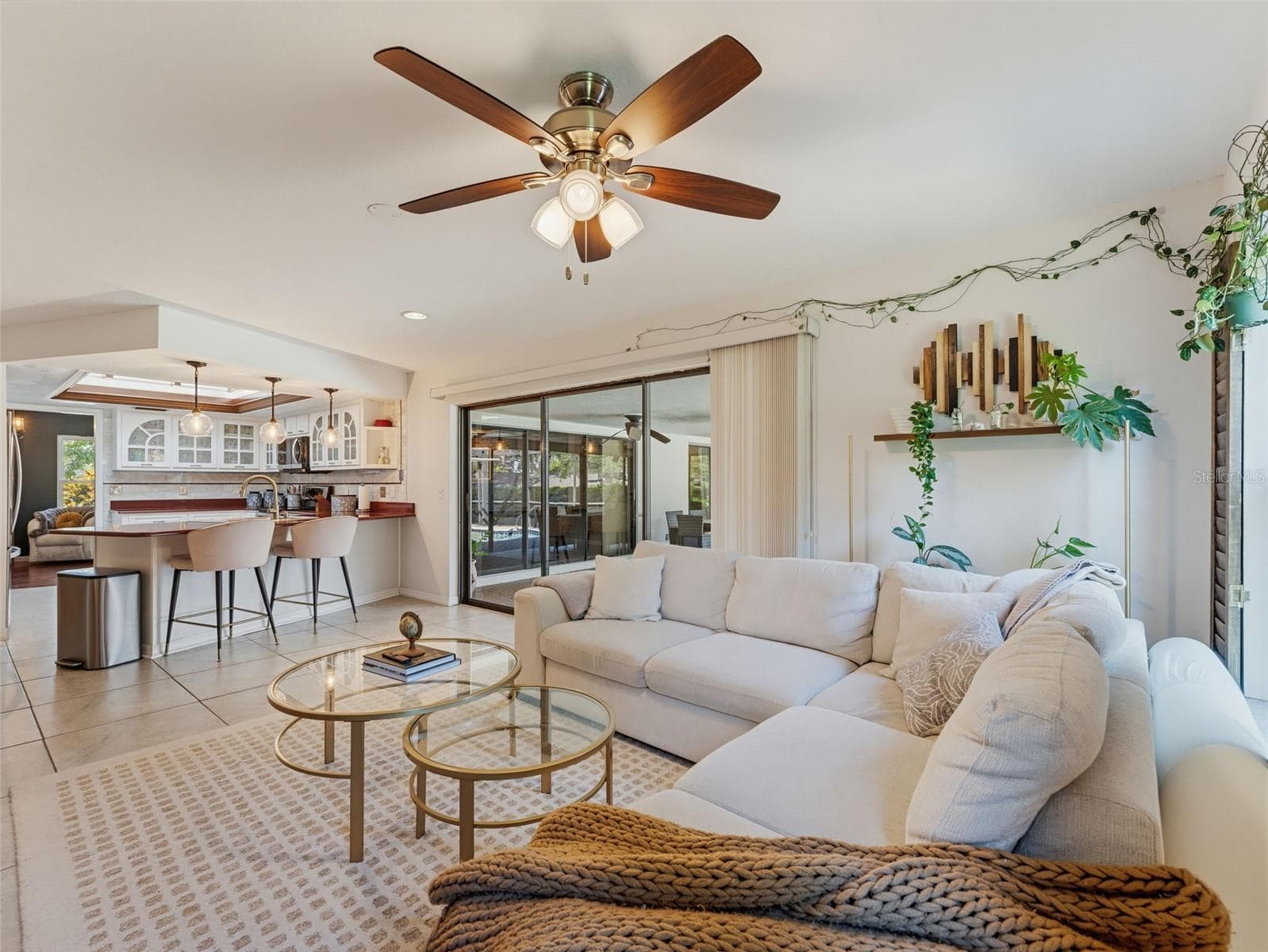 Family Room 5 - 3 SUMMIT LN, SAFETY HARBOR