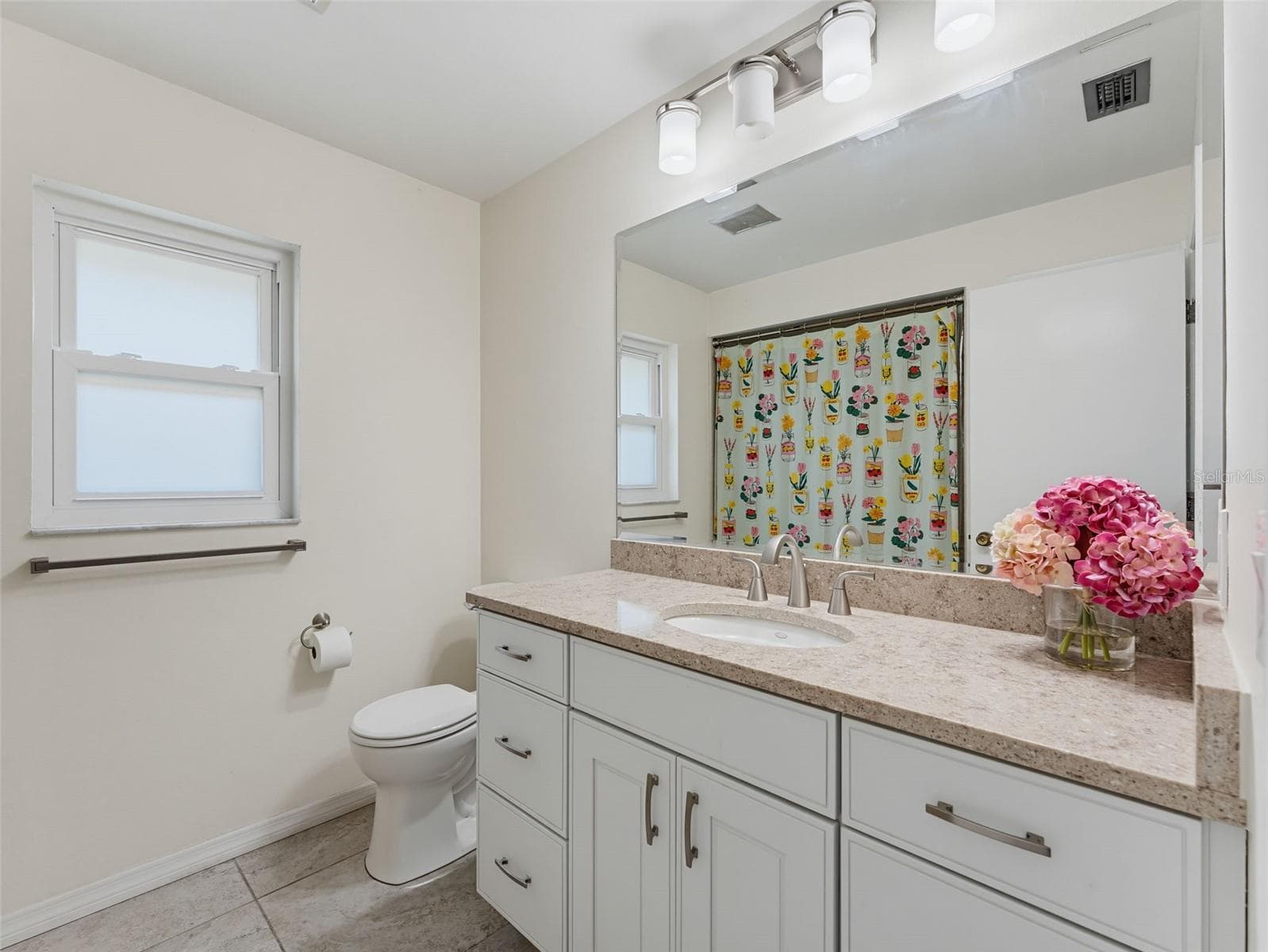 Hall Bath 1 - 3 SUMMIT LN, SAFETY HARBOR