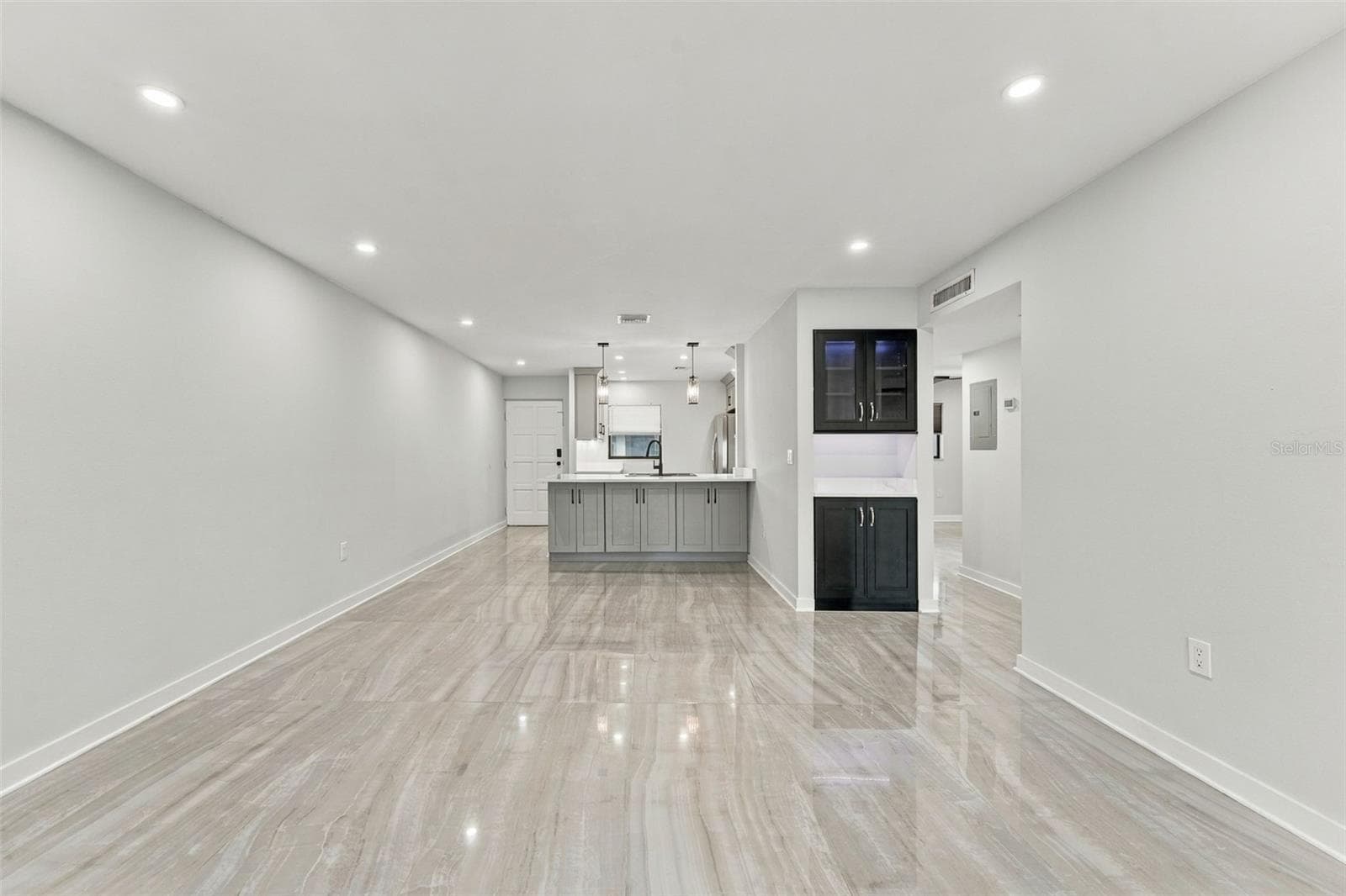 Beautiful clean lines and modern design throughout this updated condo - 2650 COUNTRYSIDE BLVD #A306, CLEARWATER