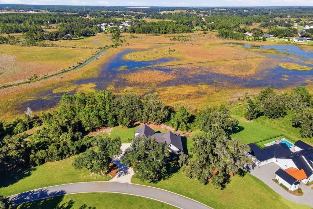 WATERFRONT on Little Lake Everglades... 3.55 acres! - 467 LONG AND WINDING RD, HOWEY IN THE HILLS